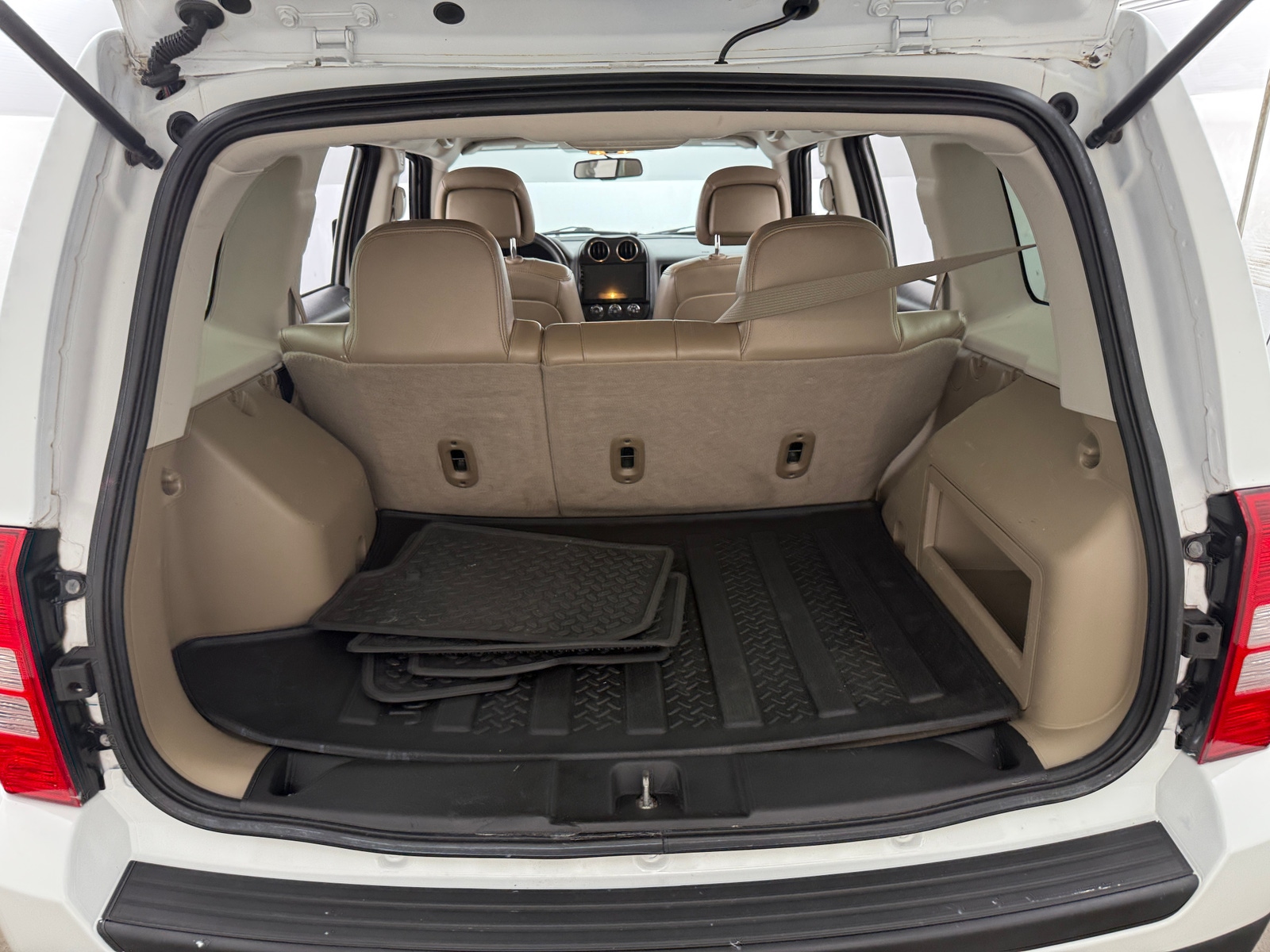 Thumbnail: 2014 Jeep Patriot - 6