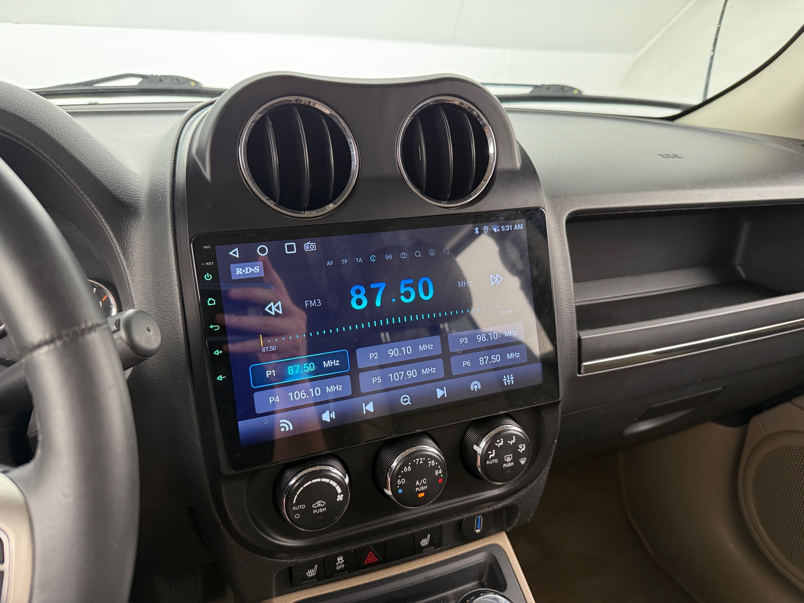 Thumbnail: 2014 Jeep Patriot - 3