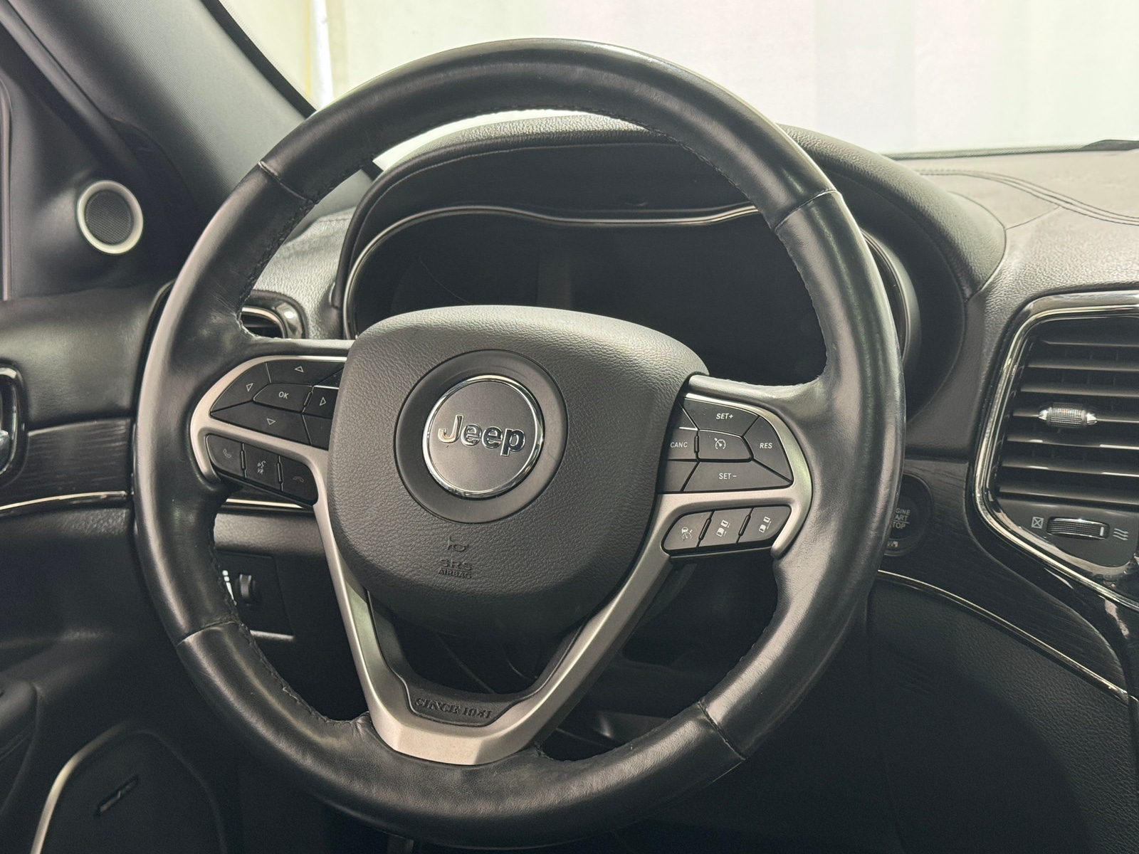 Thumbnail: 2019 Jeep Grand Cherokee - 4