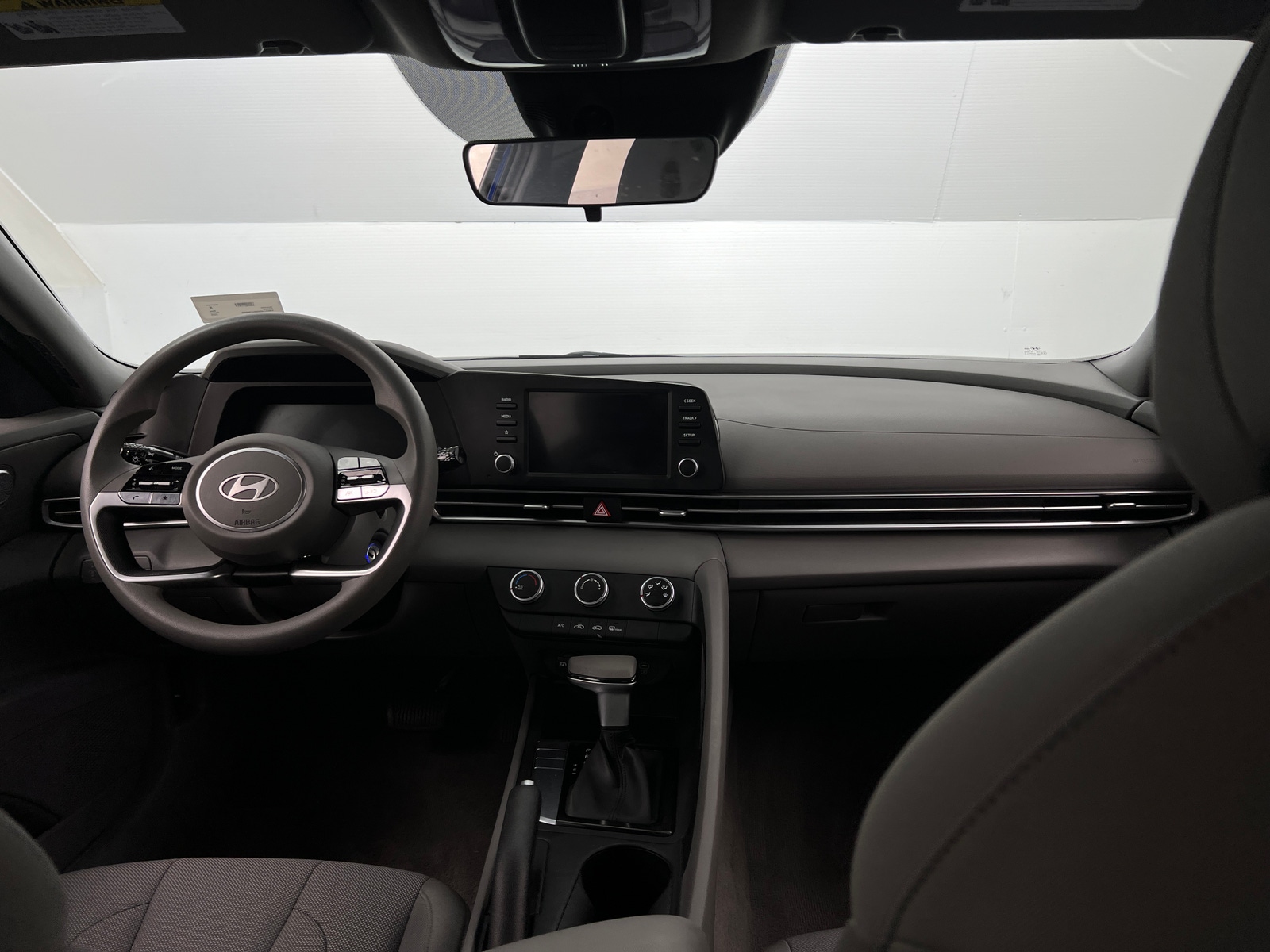 Thumbnail: 2024 Hyundai Elantra - 3