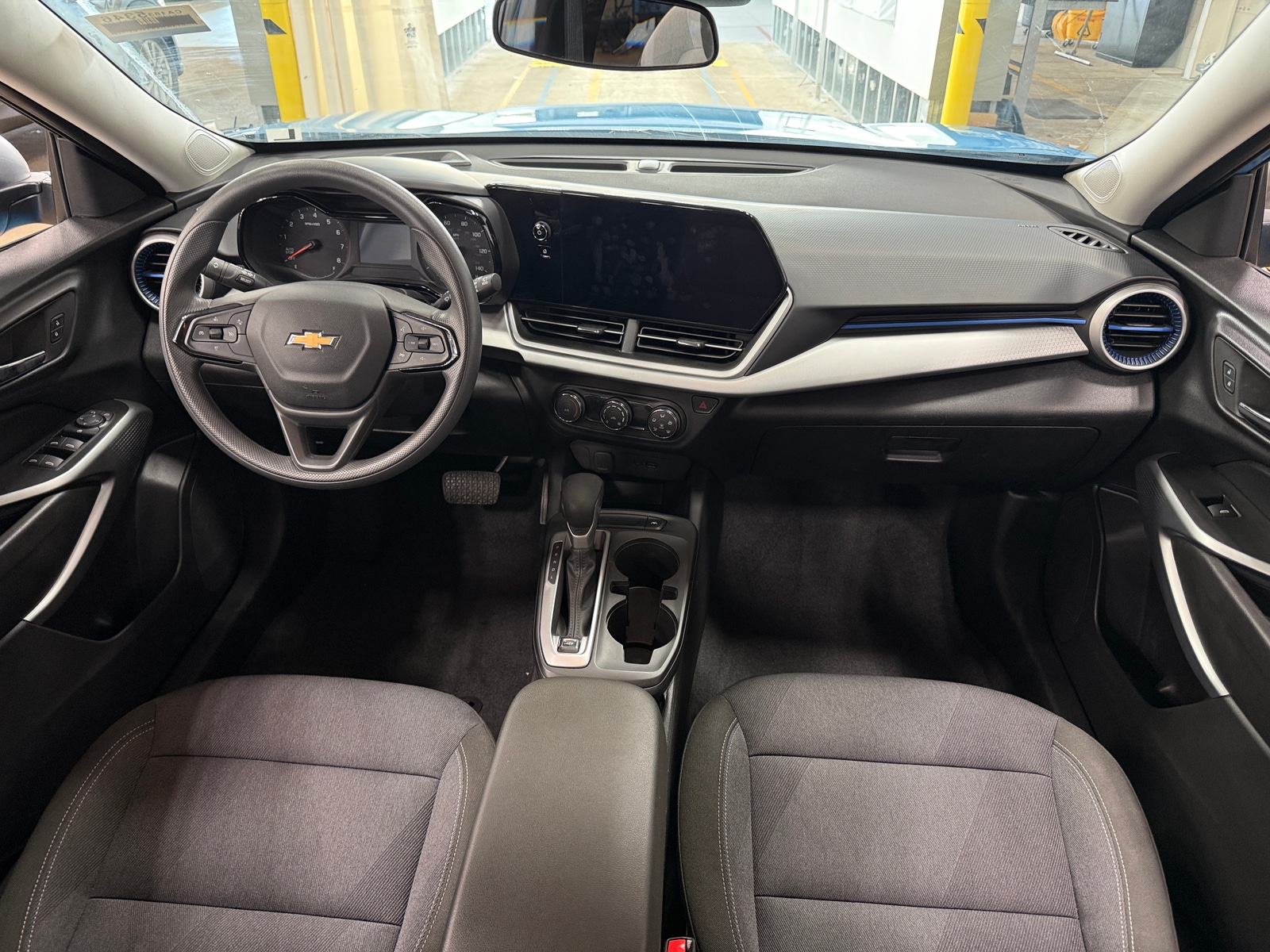 Thumbnail: 2025 Chevrolet Trax - 3