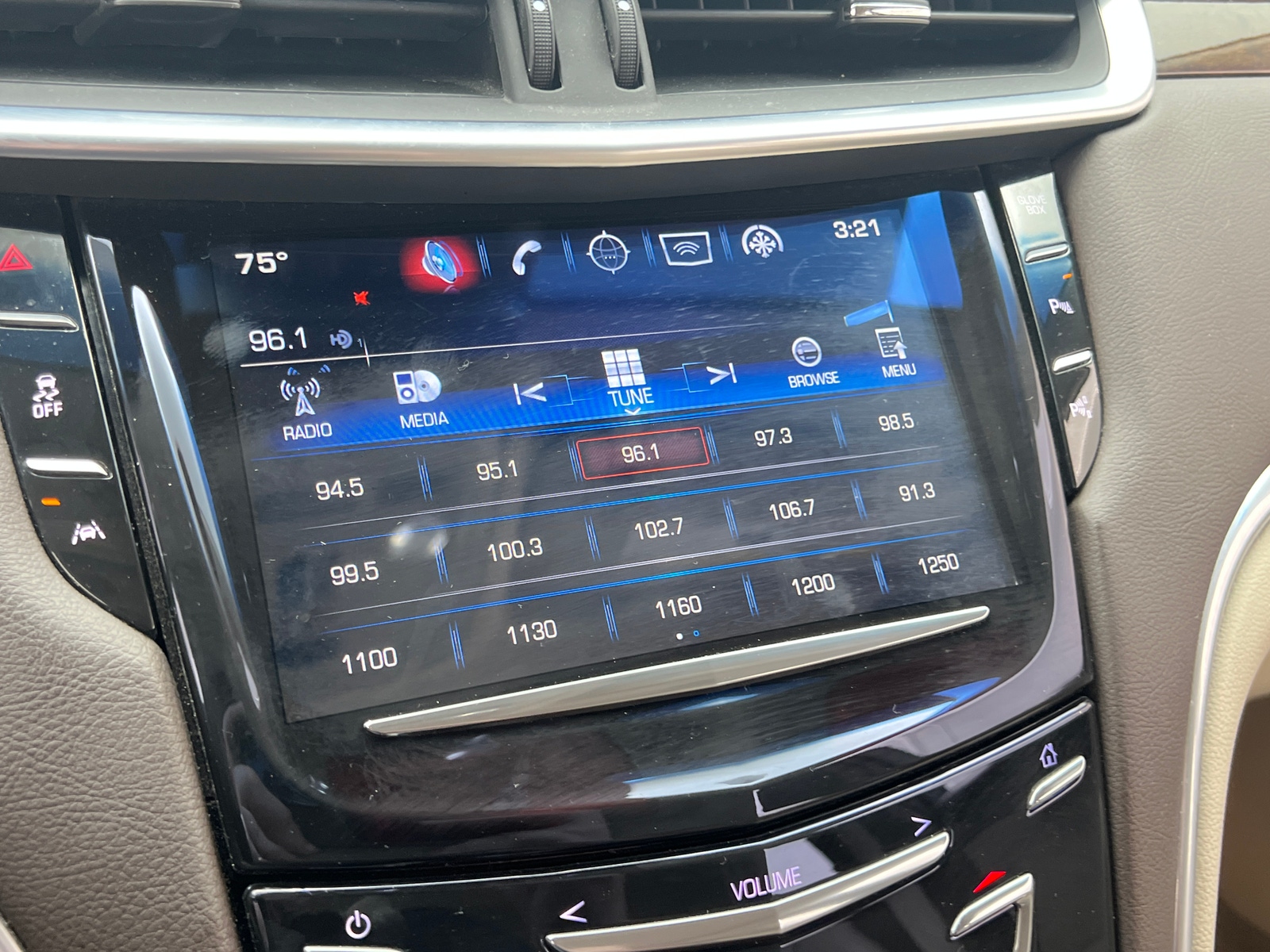 Thumbnail: 2016 Cadillac XTS - 3