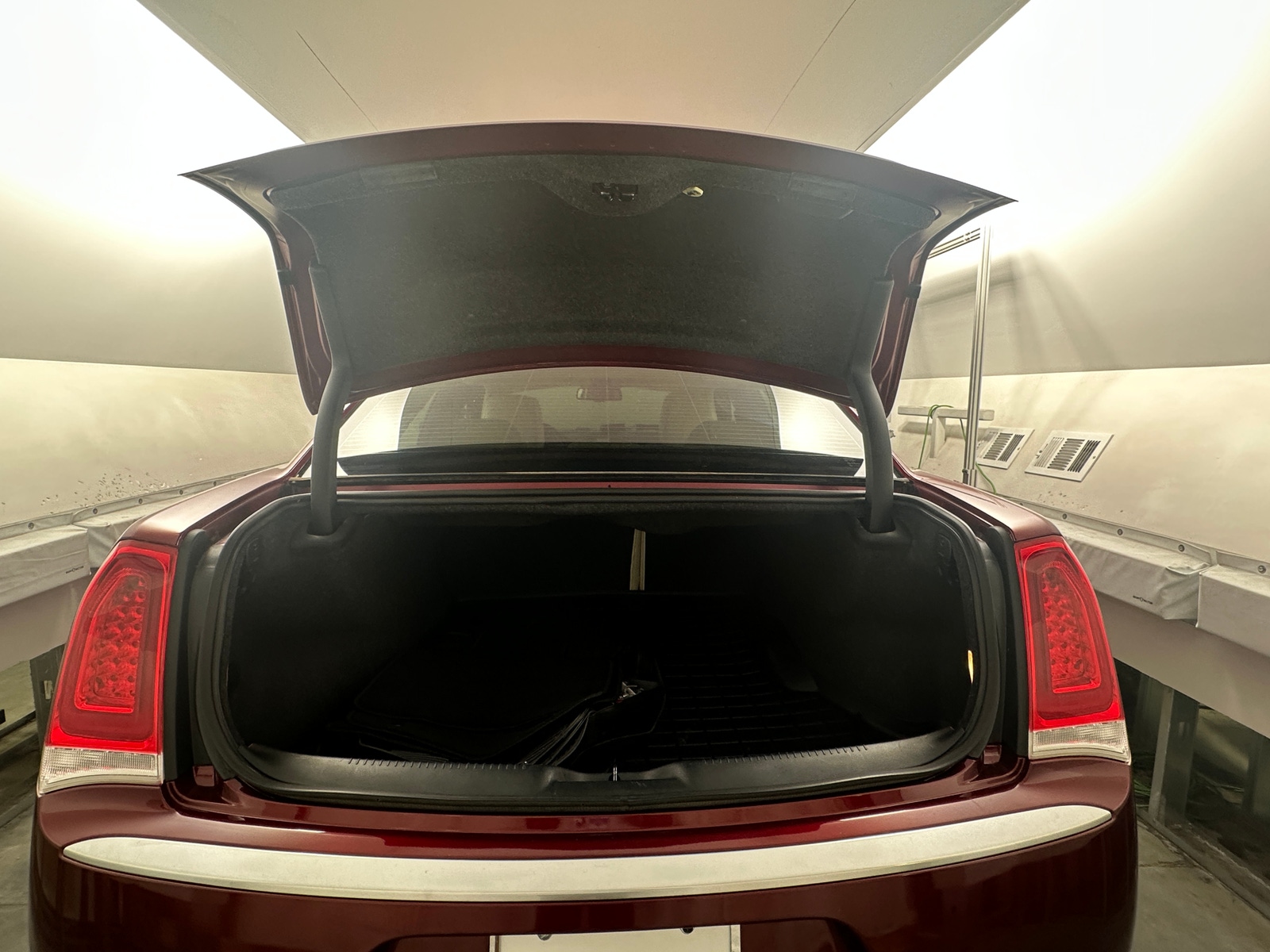 Thumbnail: 2019 Chrysler 300 - 7