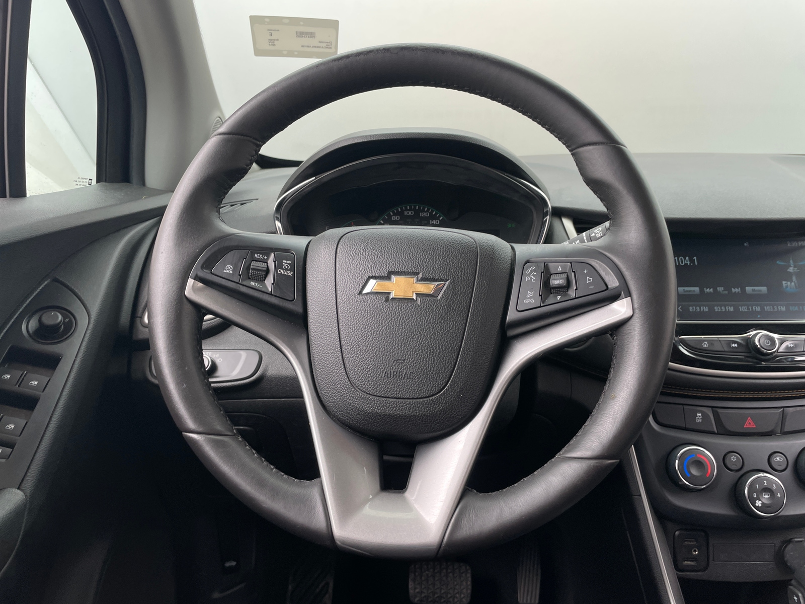 Thumbnail: 2017 Chevrolet Trax - 5
