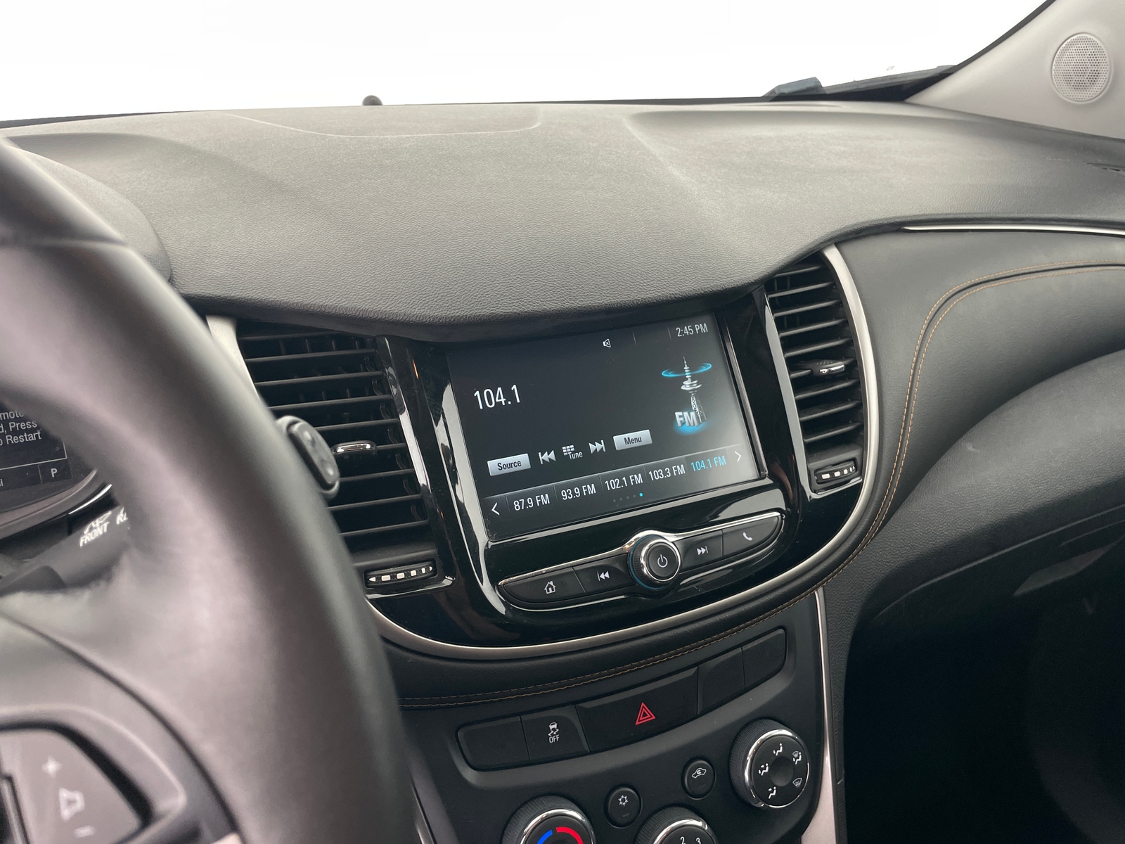 Thumbnail: 2017 Chevrolet Trax - 4
