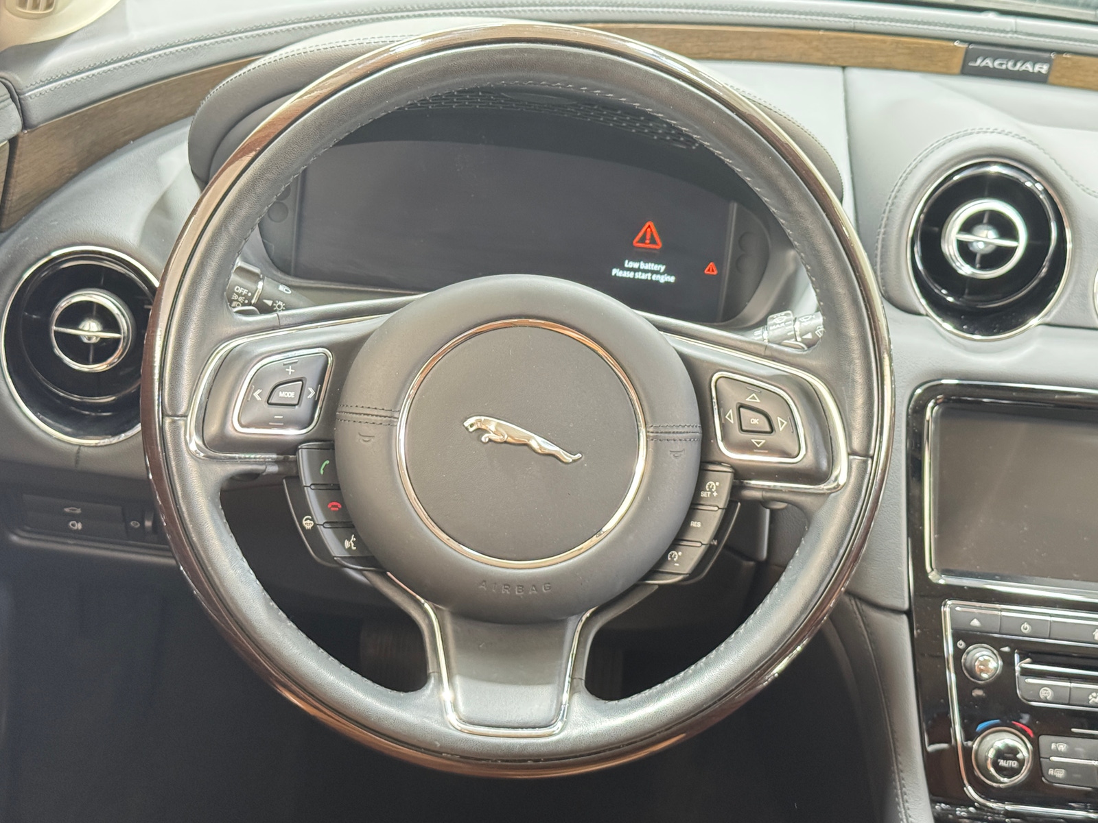 Thumbnail: 2019 Jaguar XJ - 4
