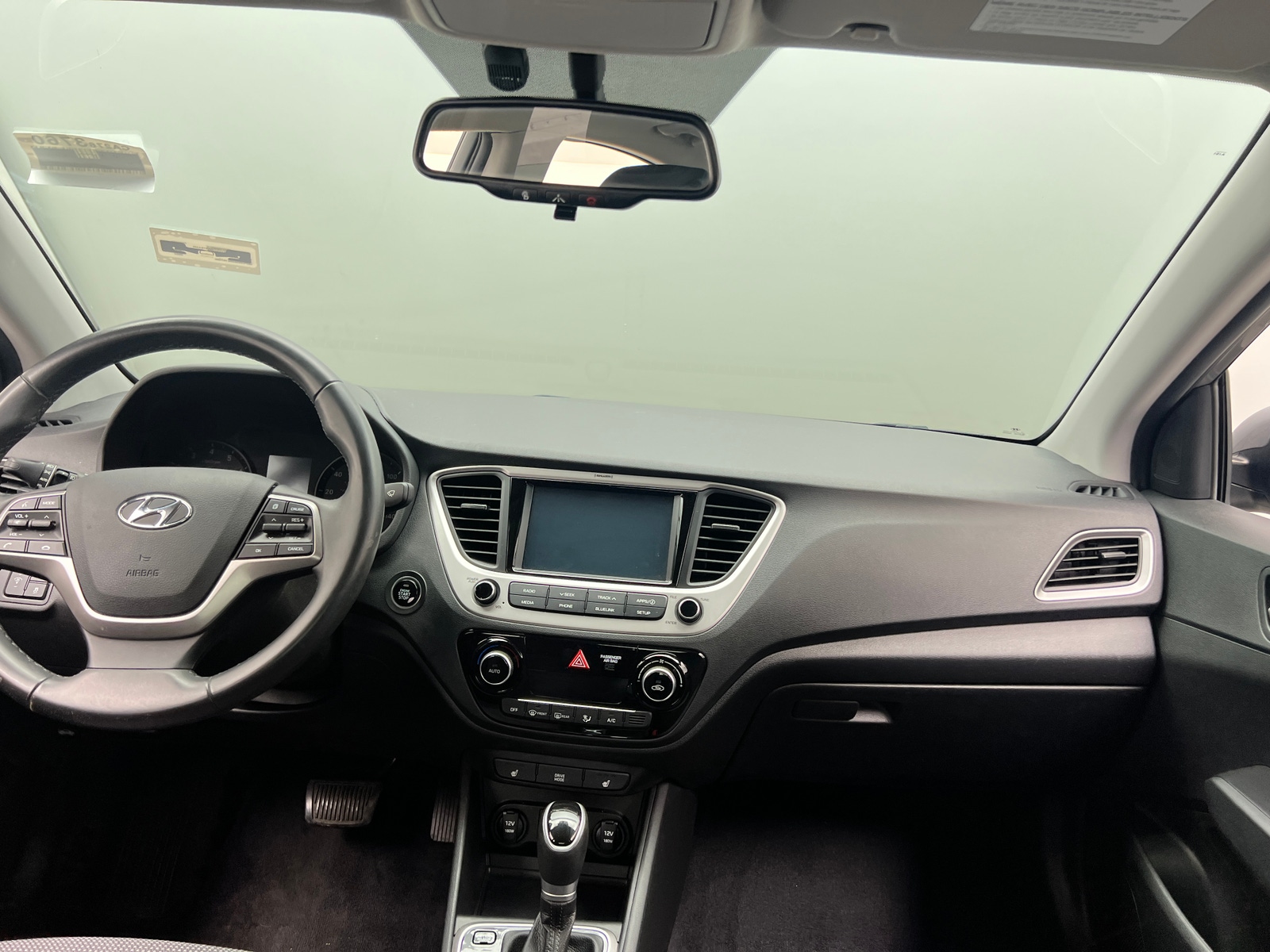 Thumbnail: 2022 Hyundai Accent - 3