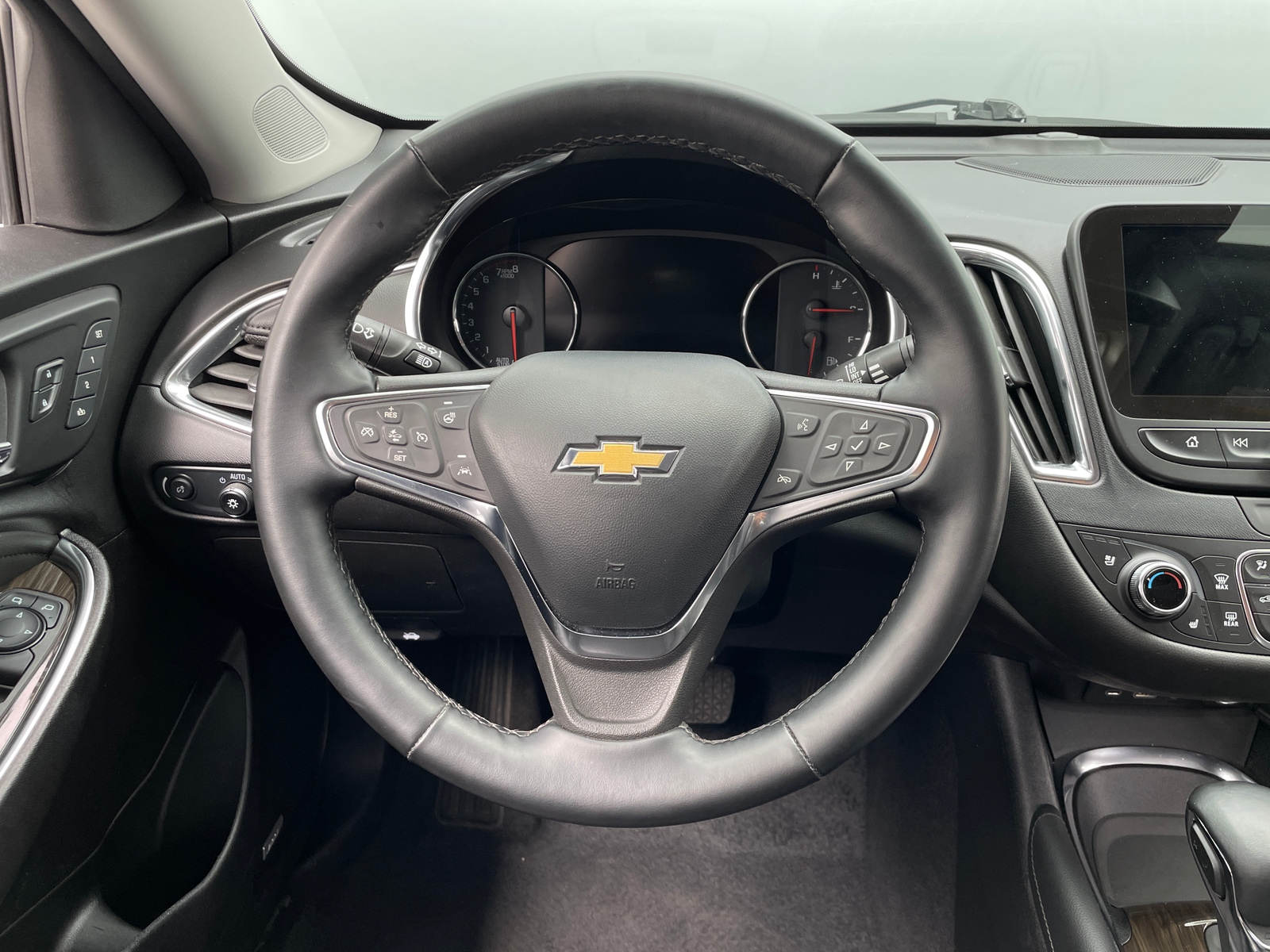 Thumbnail: 2024 Chevrolet Malibu - 4