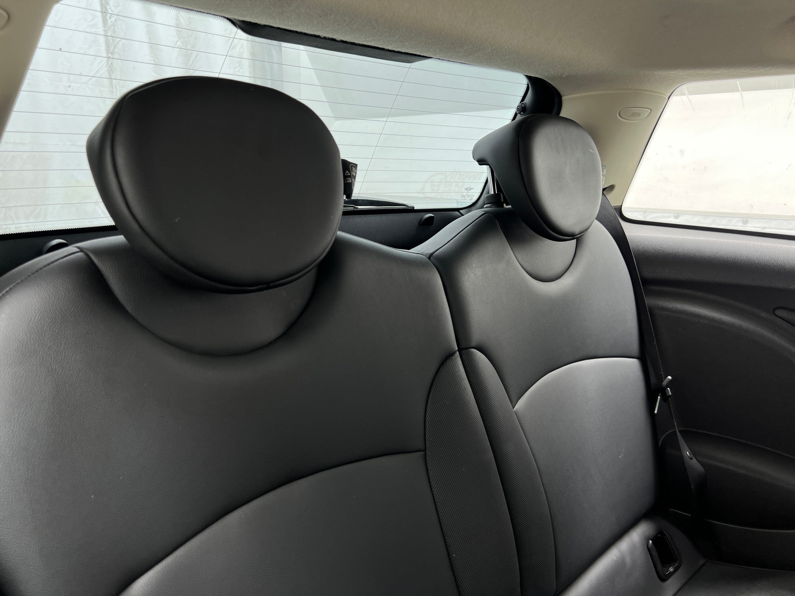 Thumbnail: 2011 MINI Cooper Hardtop - 5