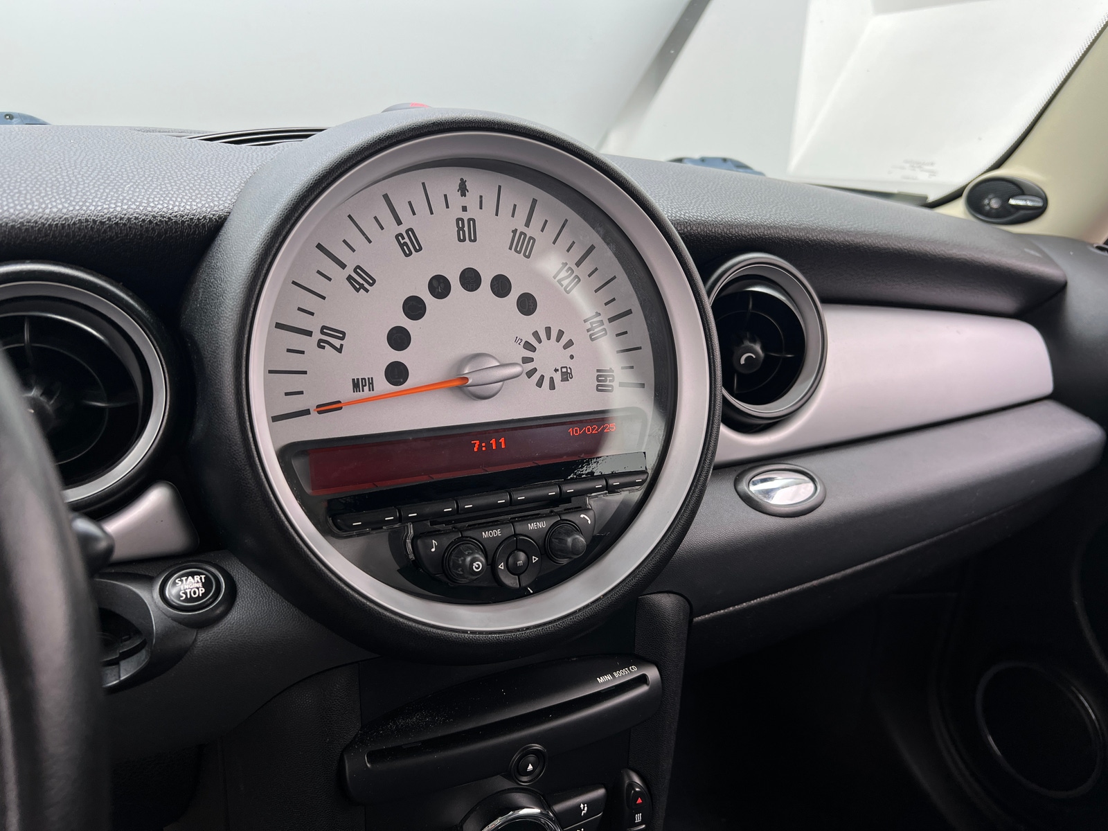 Thumbnail: 2011 MINI Cooper Hardtop - 3