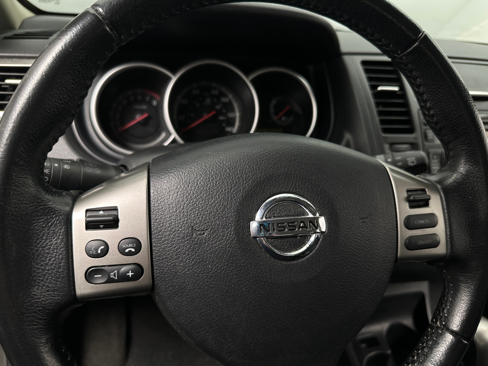 Thumbnail: 2011 Nissan Versa - 5