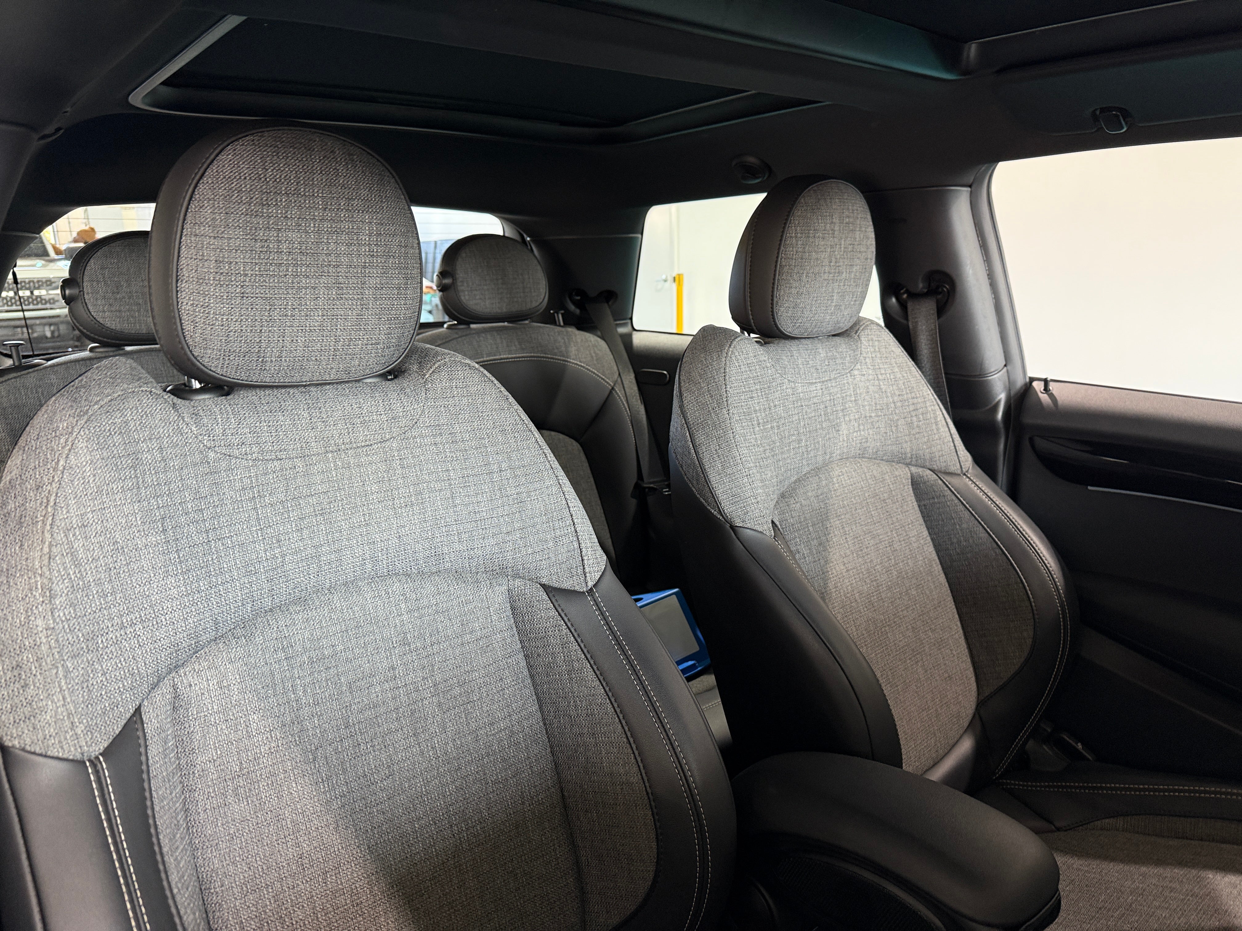 Used 2023 MINI Hardtop 2 Door SE with VIN WMW13DJ04P2T19527 for sale in Auburn, WA