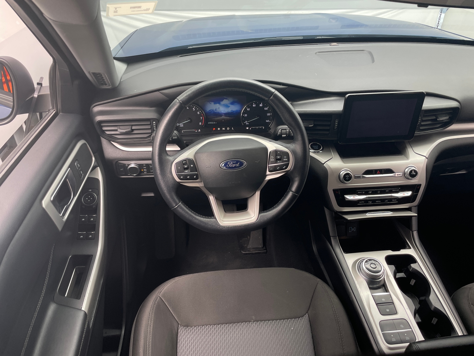 Thumbnail: 2022 Ford Explorer - 5