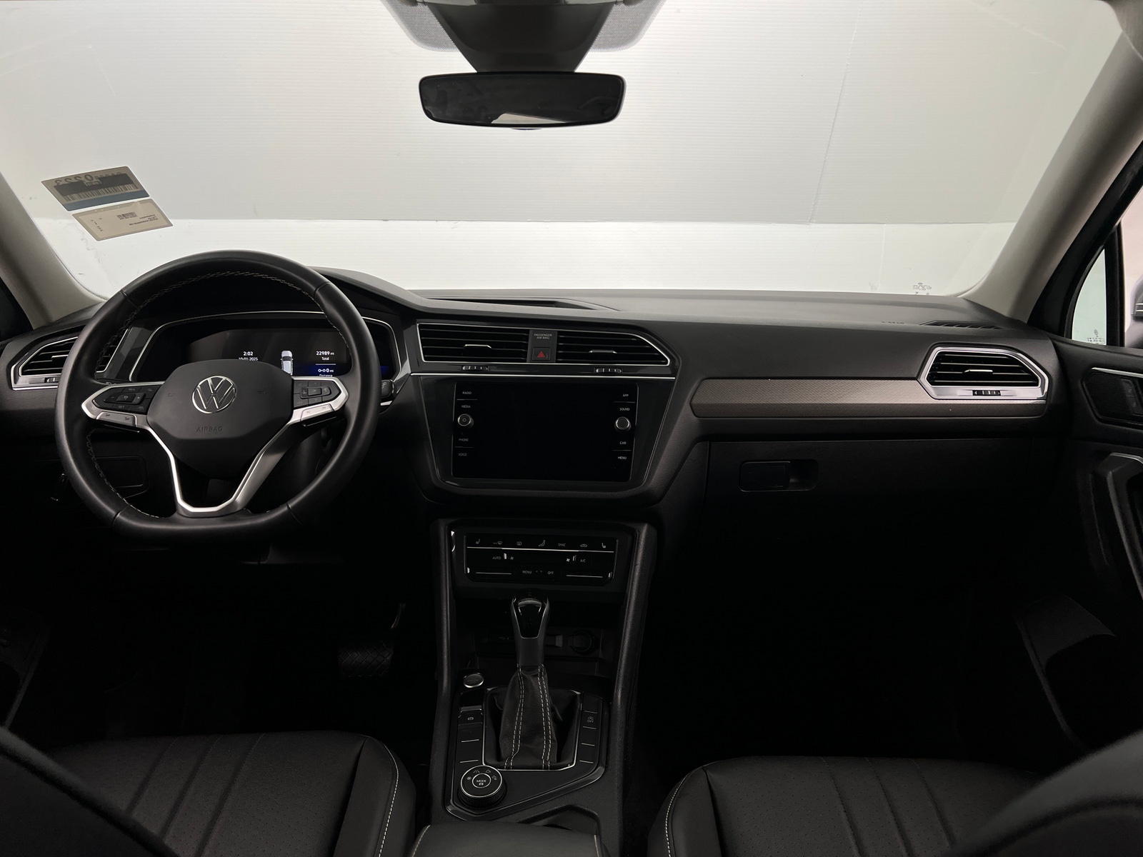 Thumbnail: 2024 Volkswagen Tiguan - 2