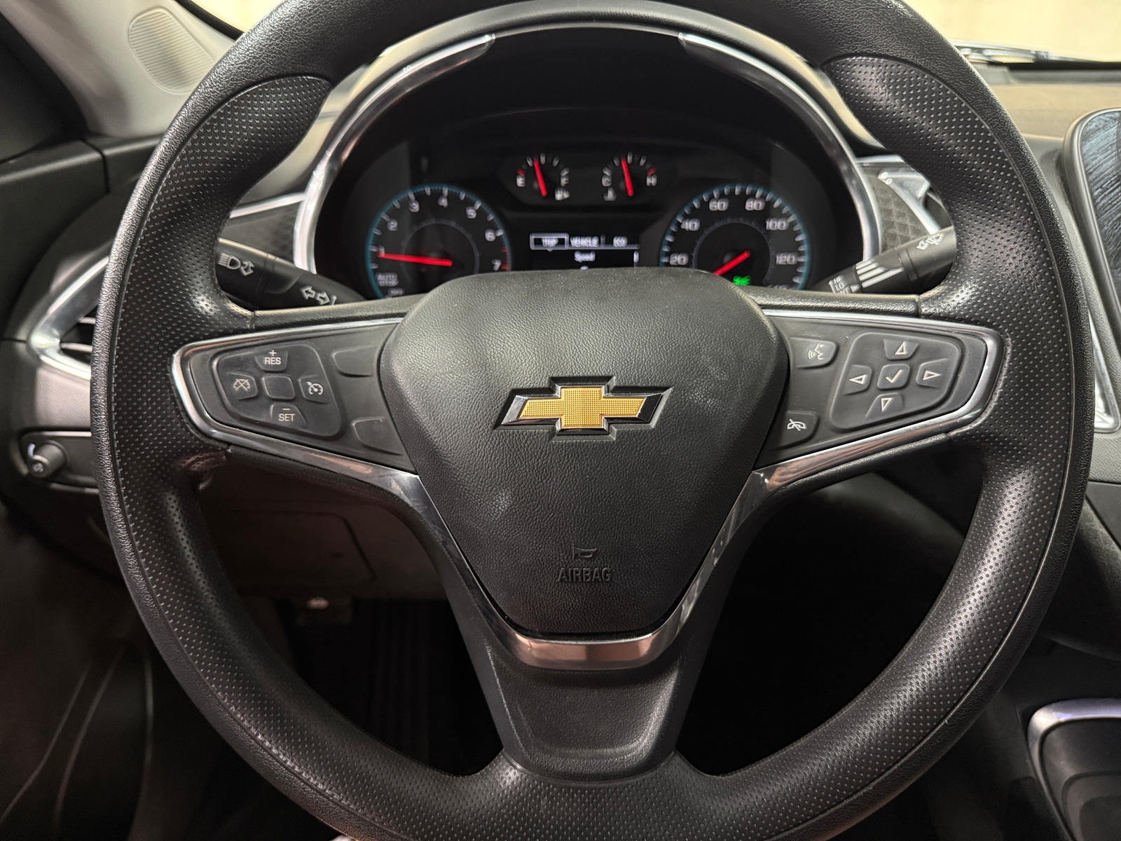 Thumbnail: 2020 Chevrolet Malibu - 5