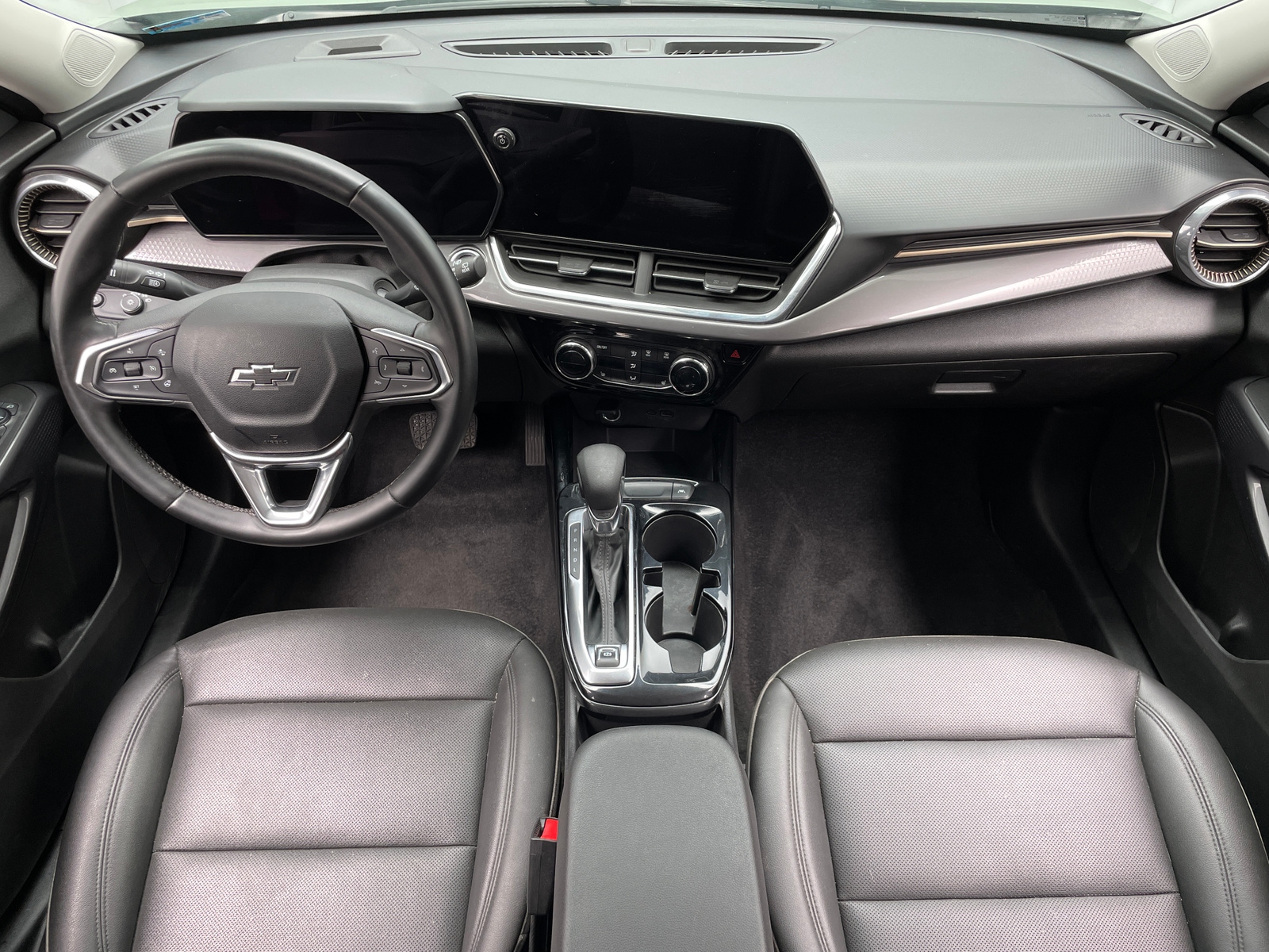 Thumbnail: 2025 Chevrolet Trax - 2