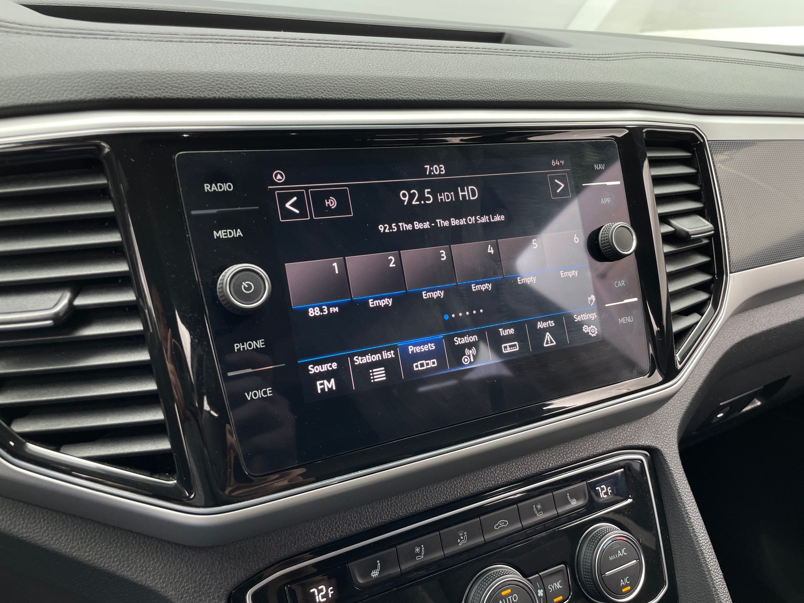 Thumbnail: 2021 Volkswagen Atlas - 3