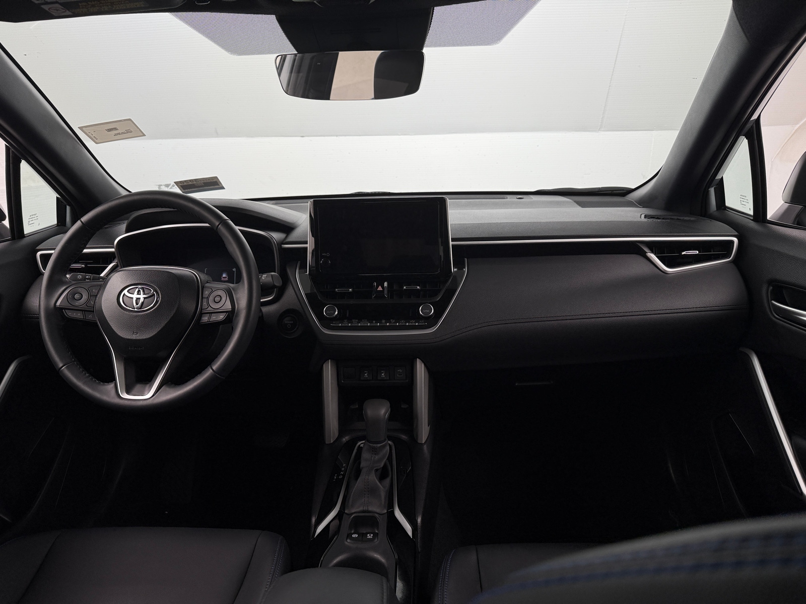 Thumbnail: 2025 Toyota Corolla Cross - 3