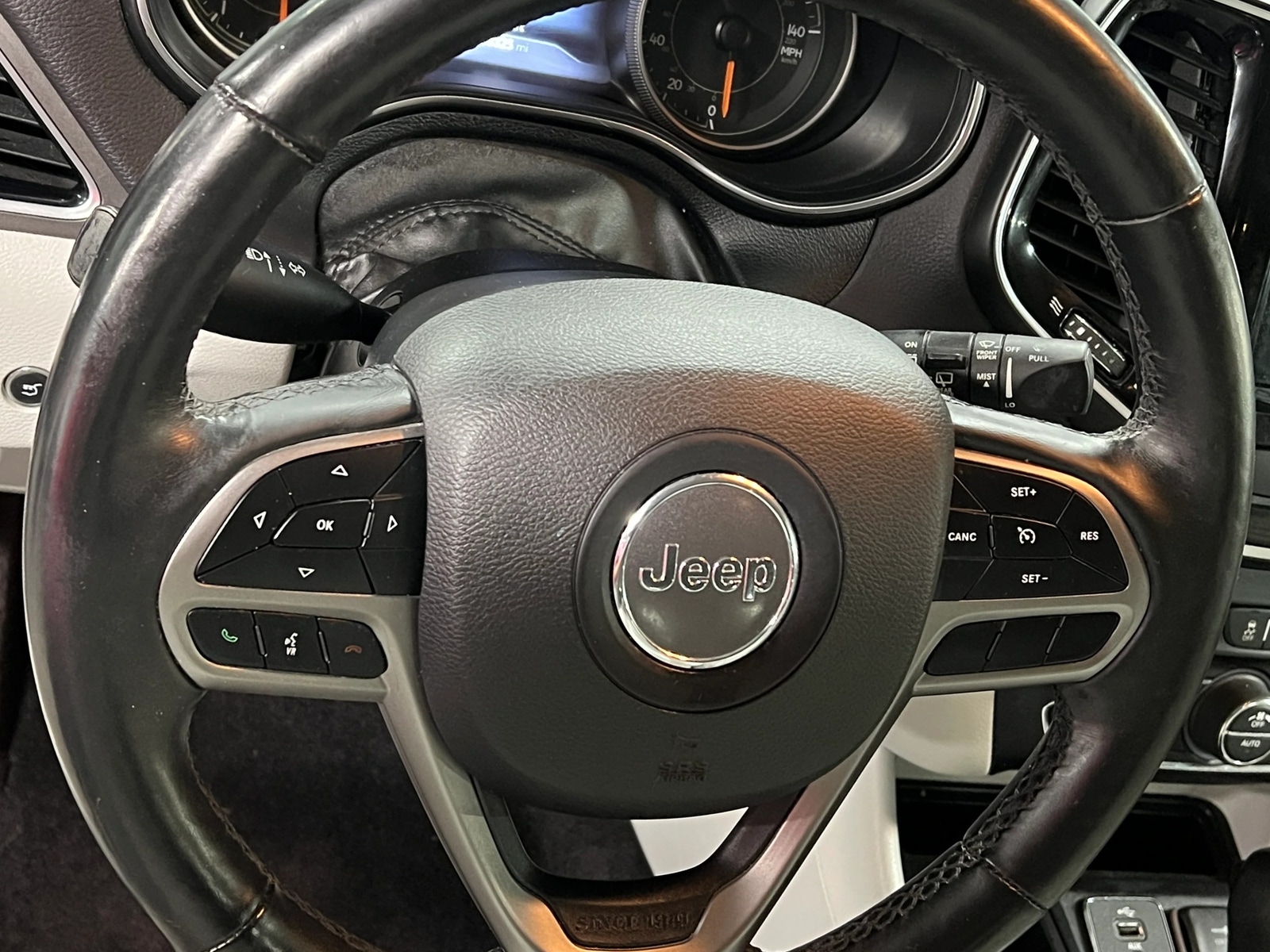 Thumbnail: 2019 Jeep Cherokee - 4