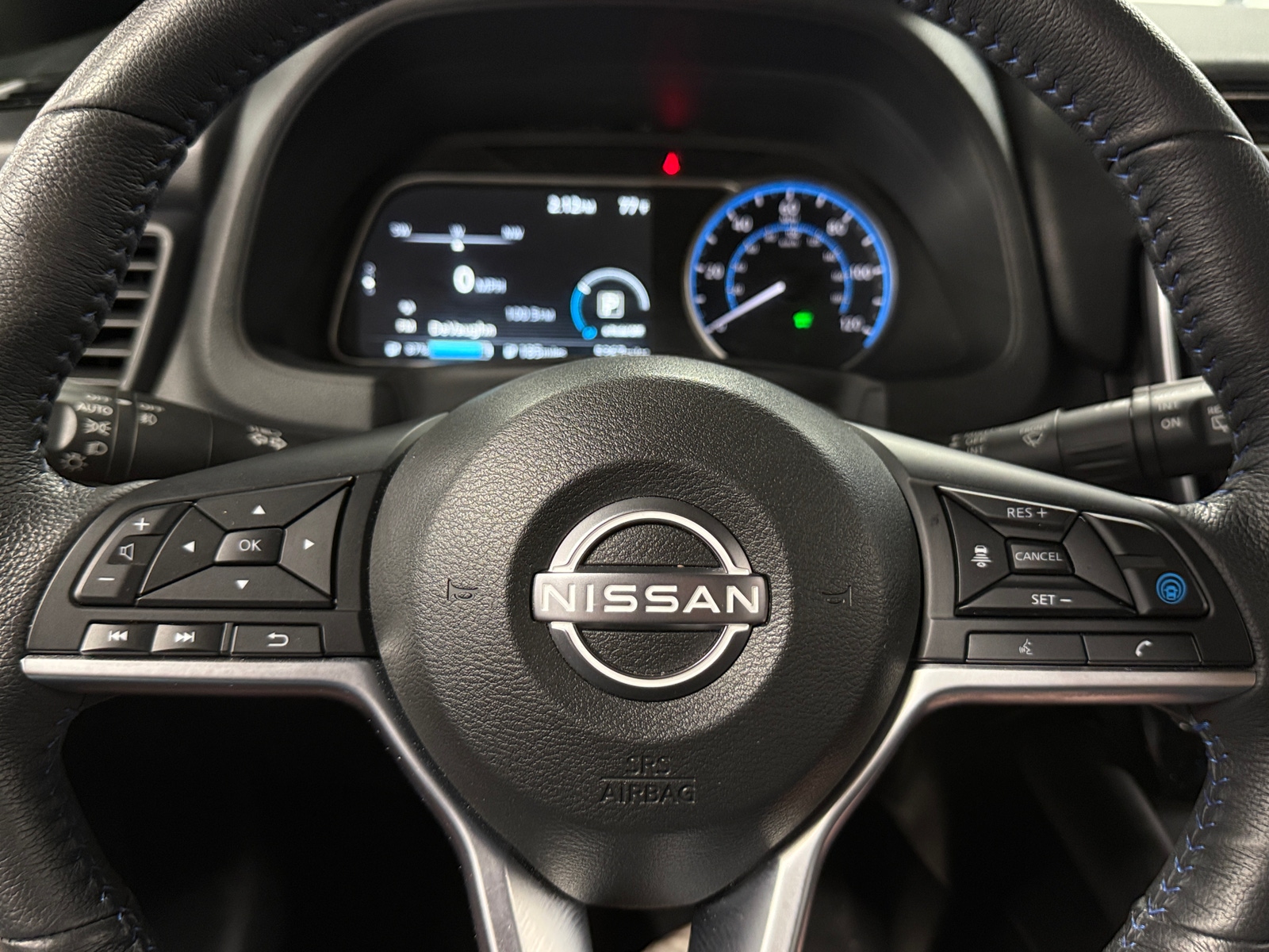 Thumbnail: 2025 Nissan Leaf - 5