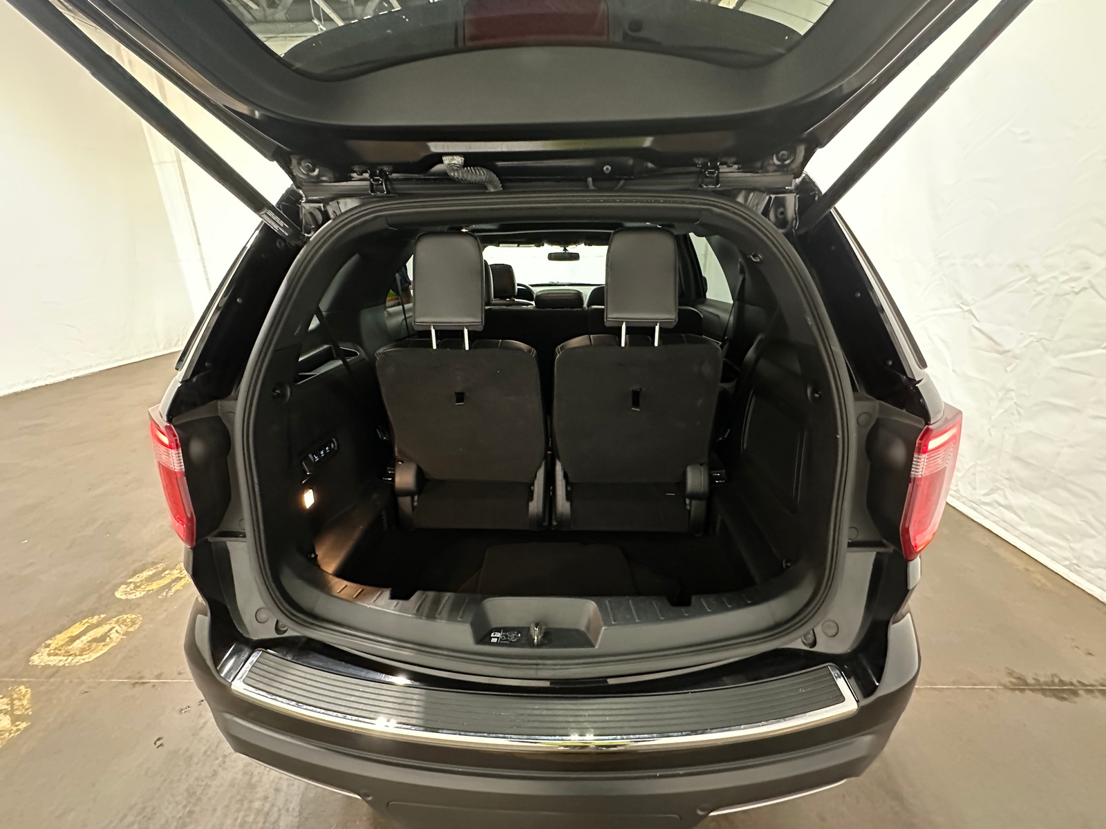 Thumbnail: 2019 Ford Explorer - 6