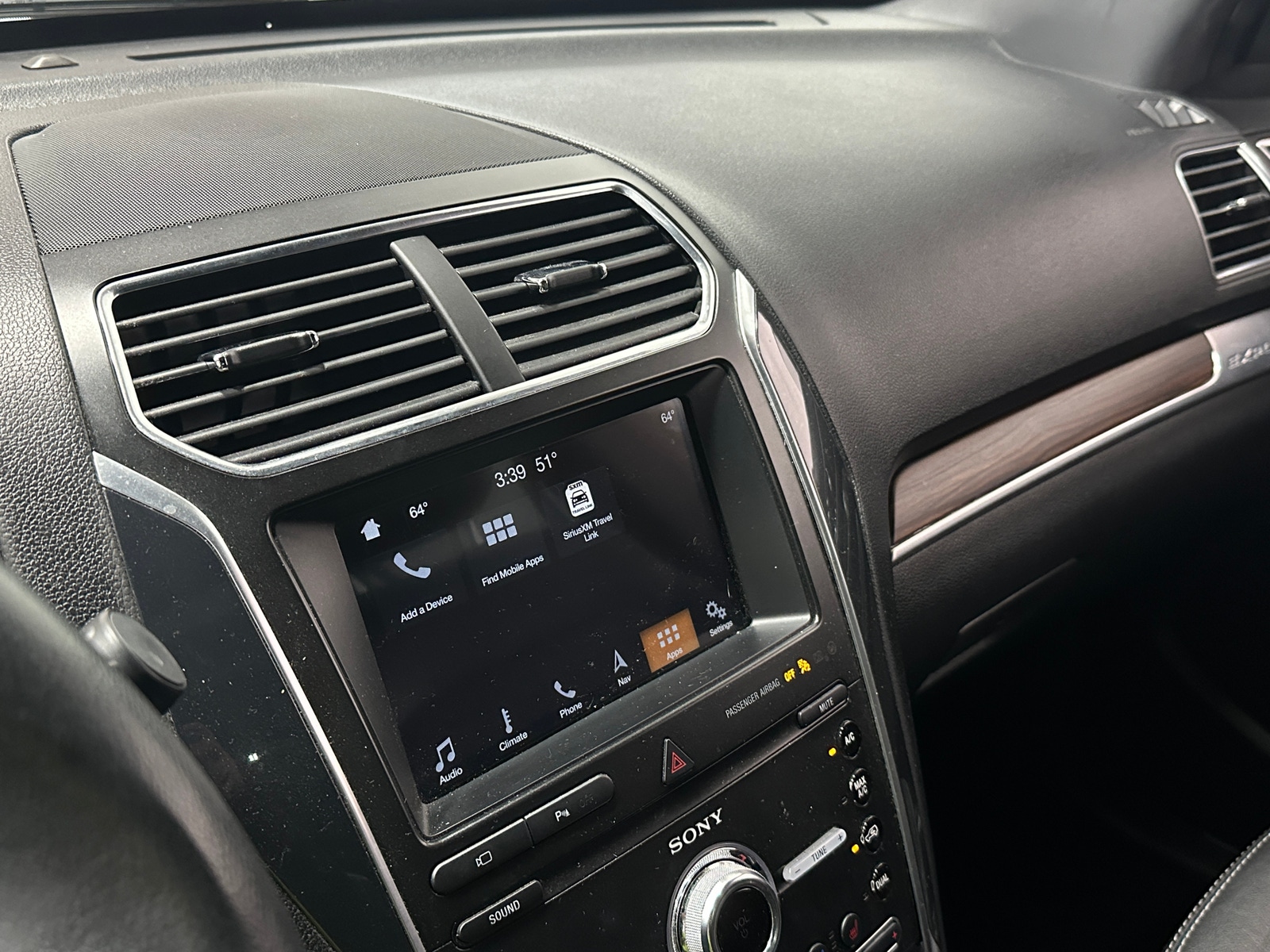 Thumbnail: 2019 Ford Explorer - 3