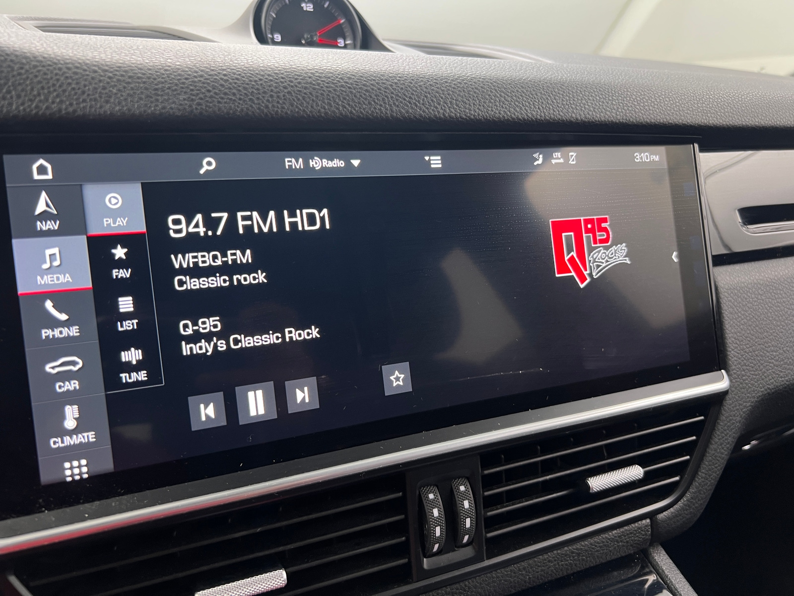 Thumbnail: 2019 Porsche Cayenne - 3