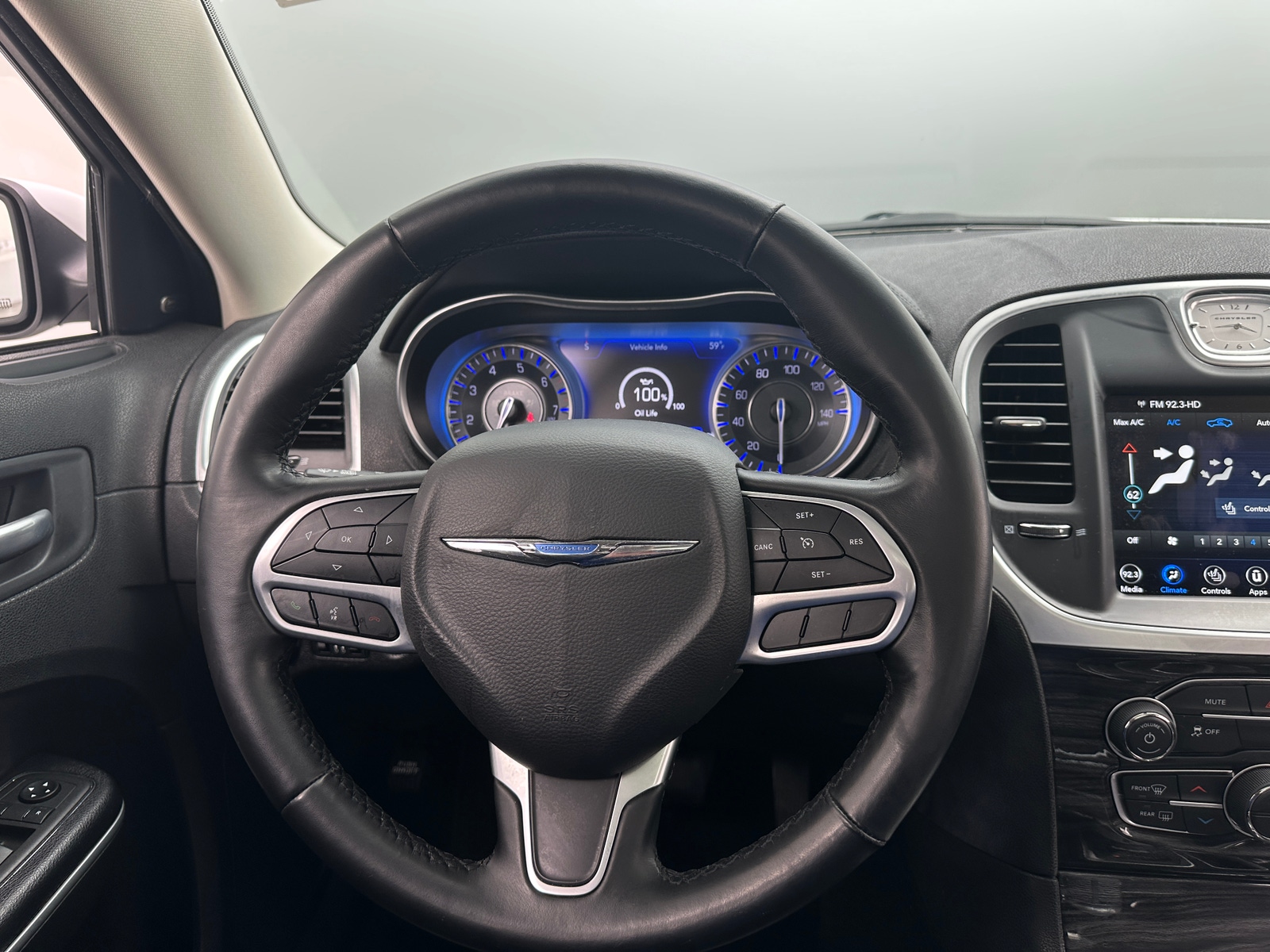 Thumbnail: 2022 Chrysler 300 - 4