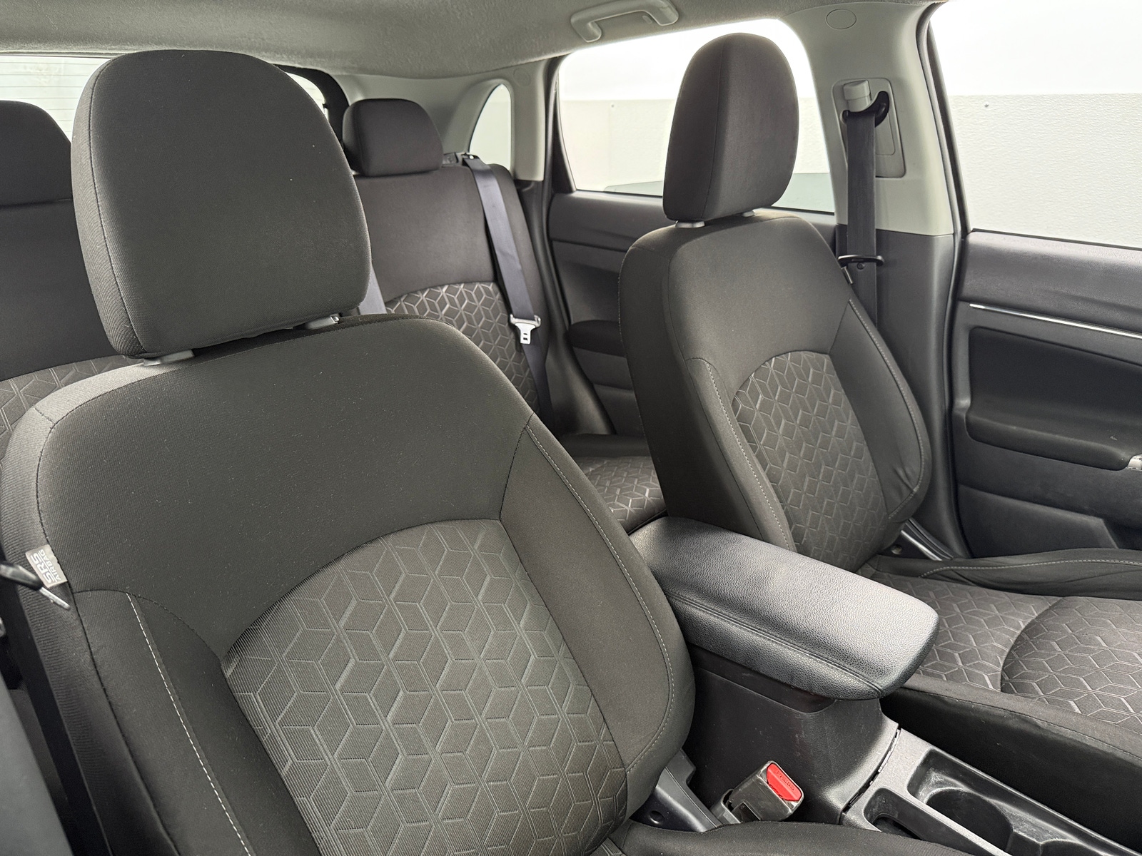 Thumbnail: 2020 Mitsubishi Outlander Sport - 2
