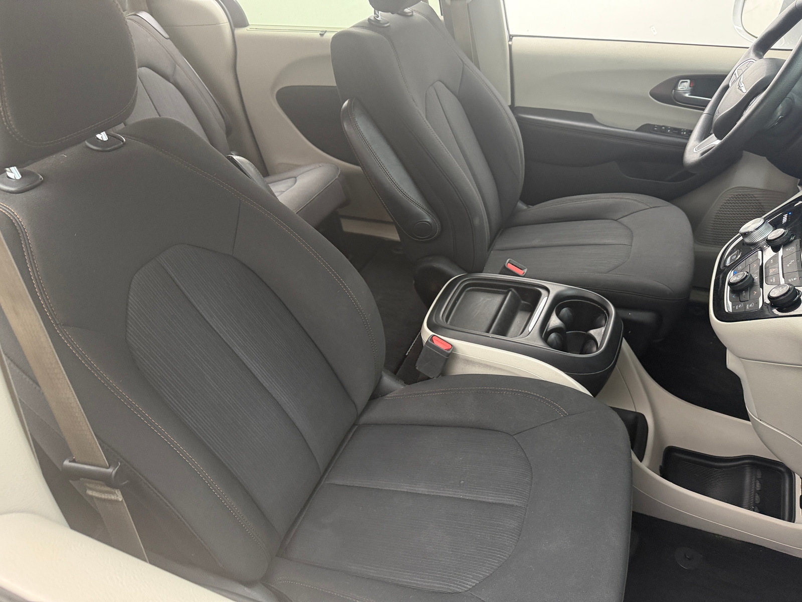 Thumbnail: 2018 Chrysler Pacifica - 2
