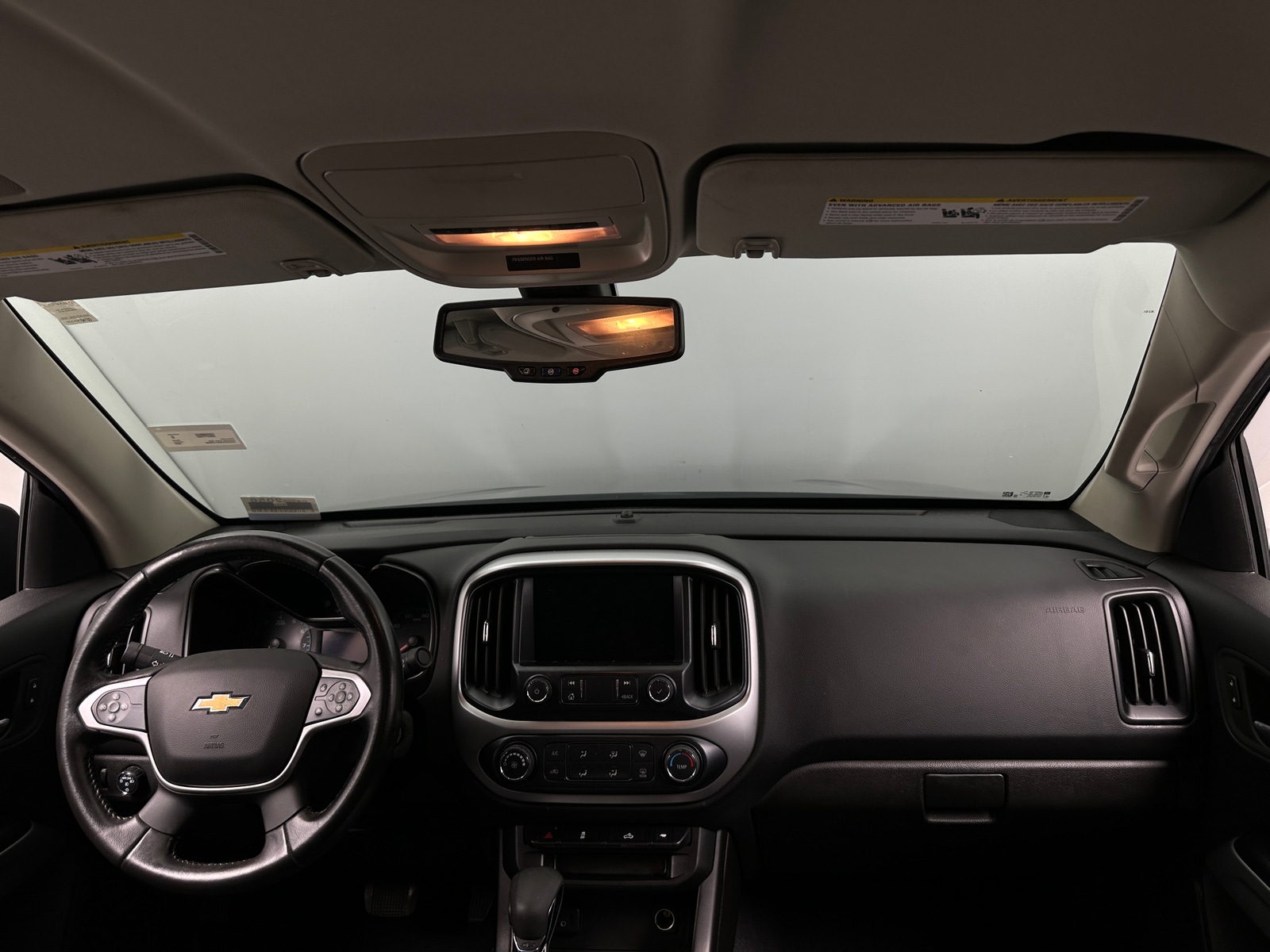 Thumbnail: 2022 Chevrolet Colorado - 3