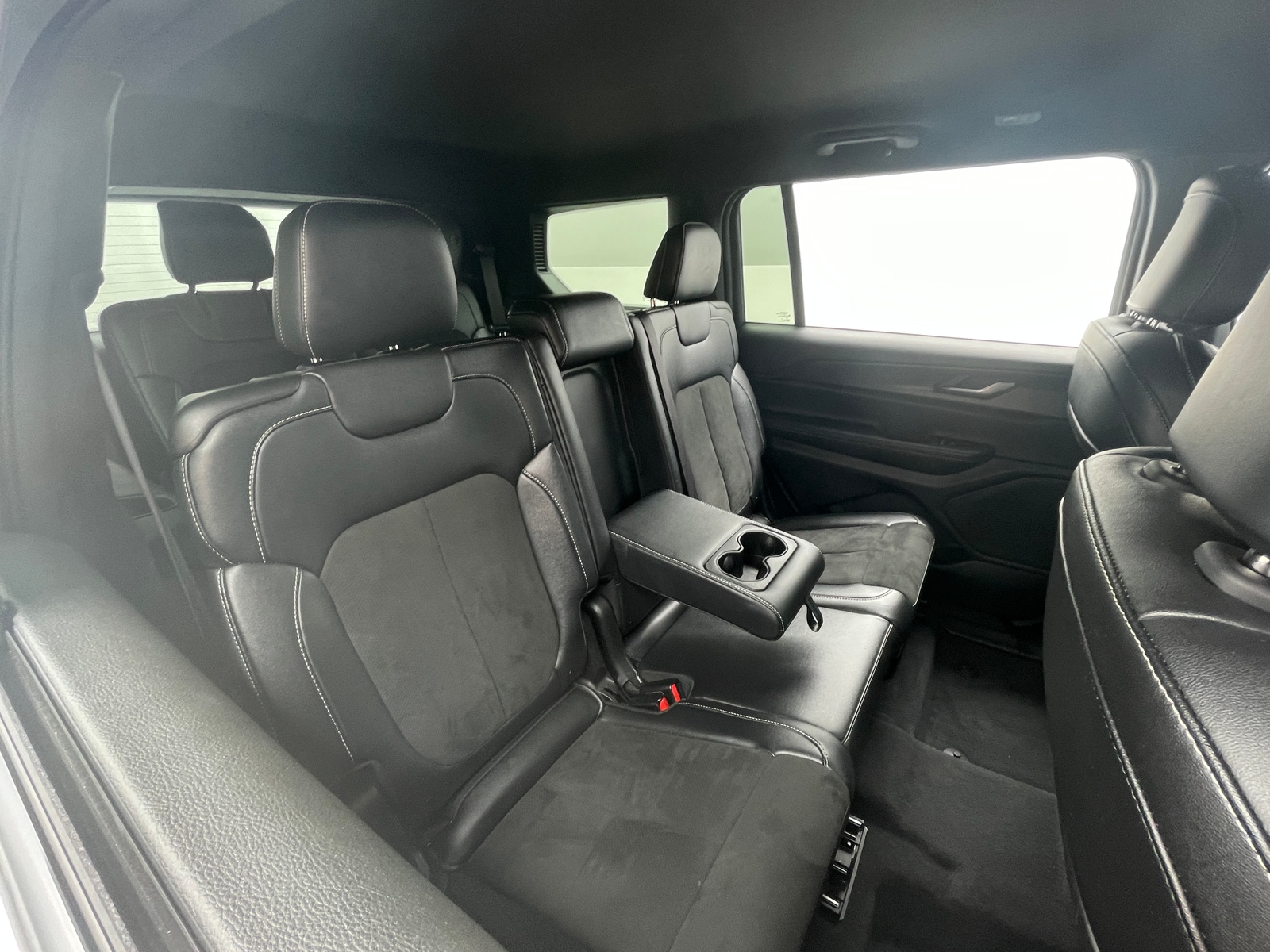 Thumbnail: 2024 Jeep Grand Cherokee L - 5