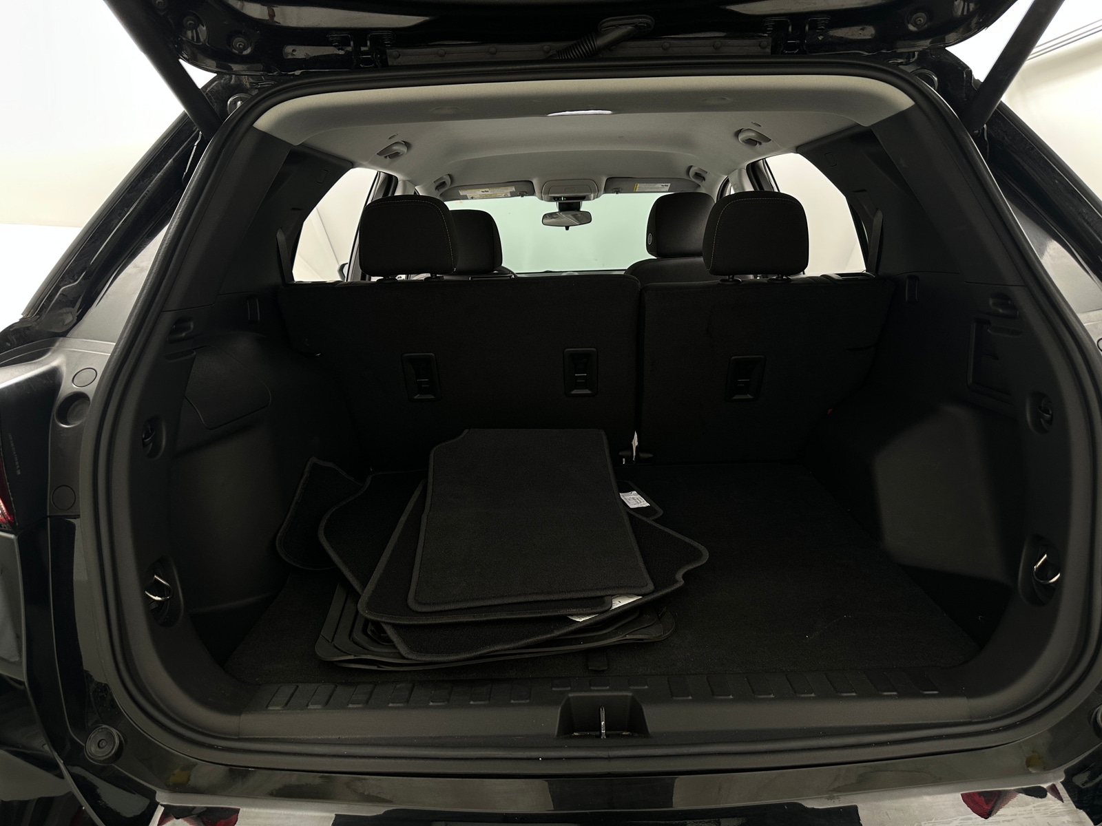 Thumbnail: 2023 Chevrolet Equinox - 7