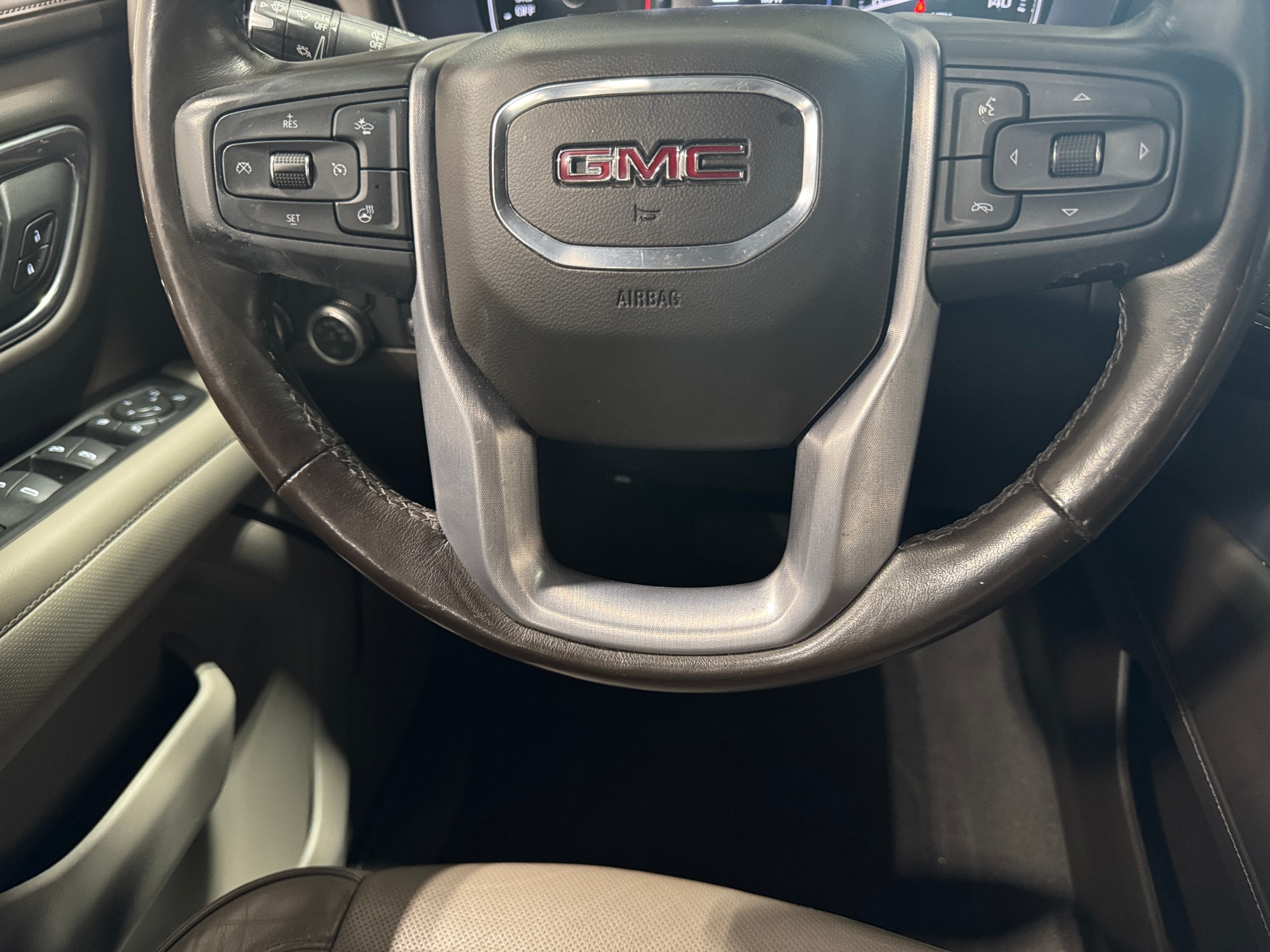 Thumbnail: 2021 GMC Yukon XL - 4