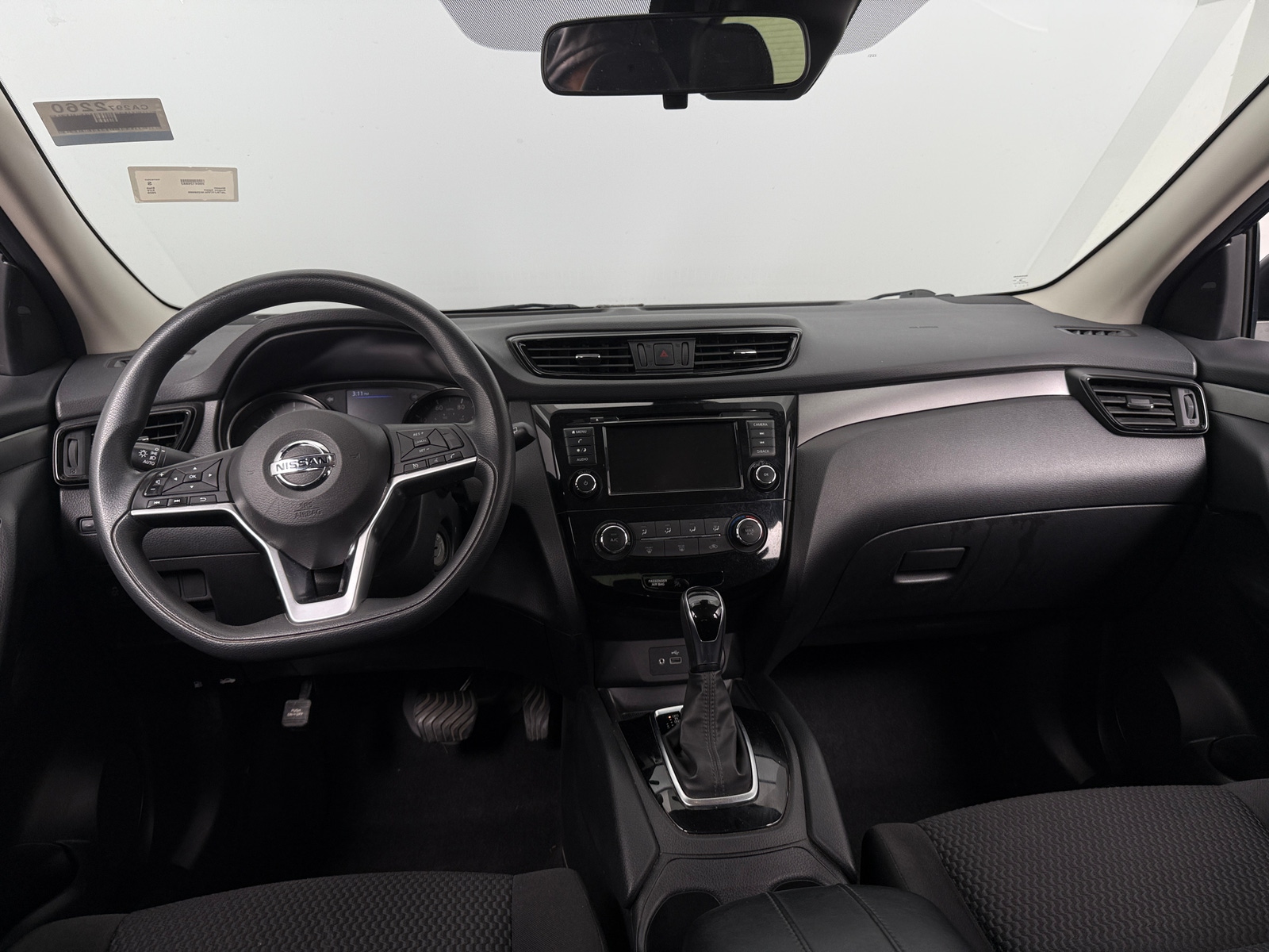 Thumbnail: 2020 Nissan Rogue Sport - 3