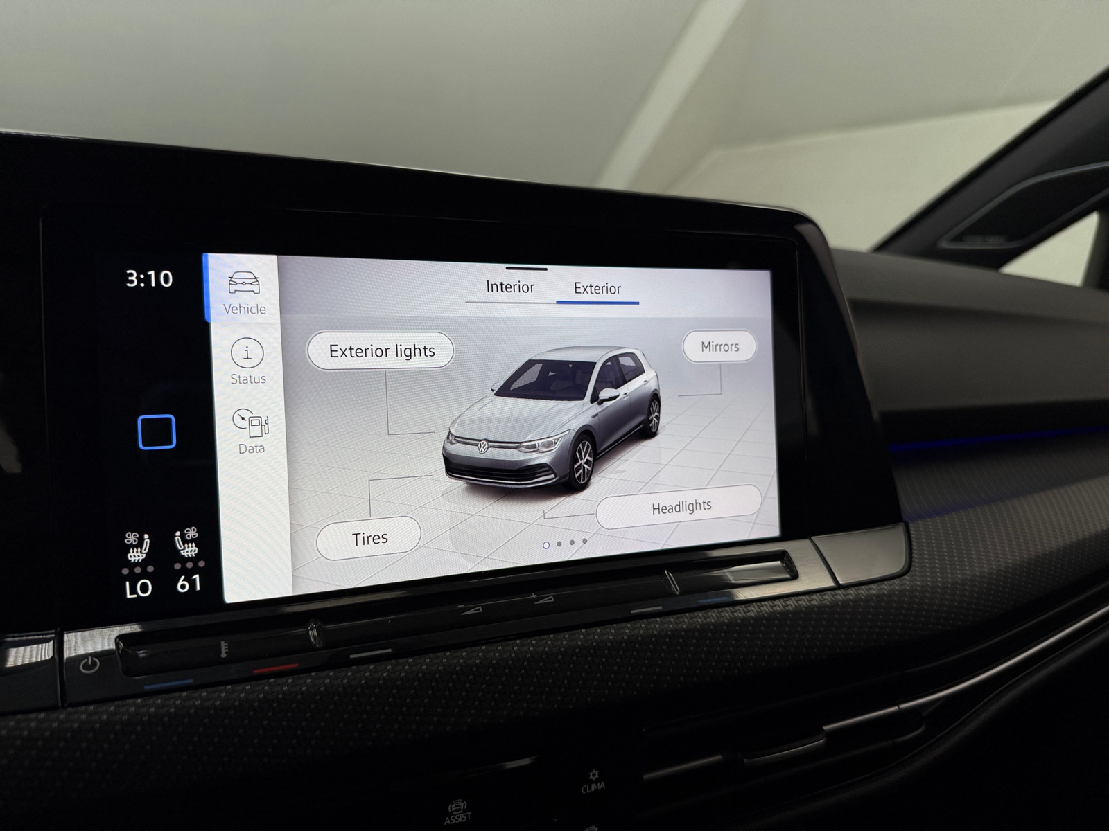 Thumbnail: 2022 Volkswagen Golf - 3
