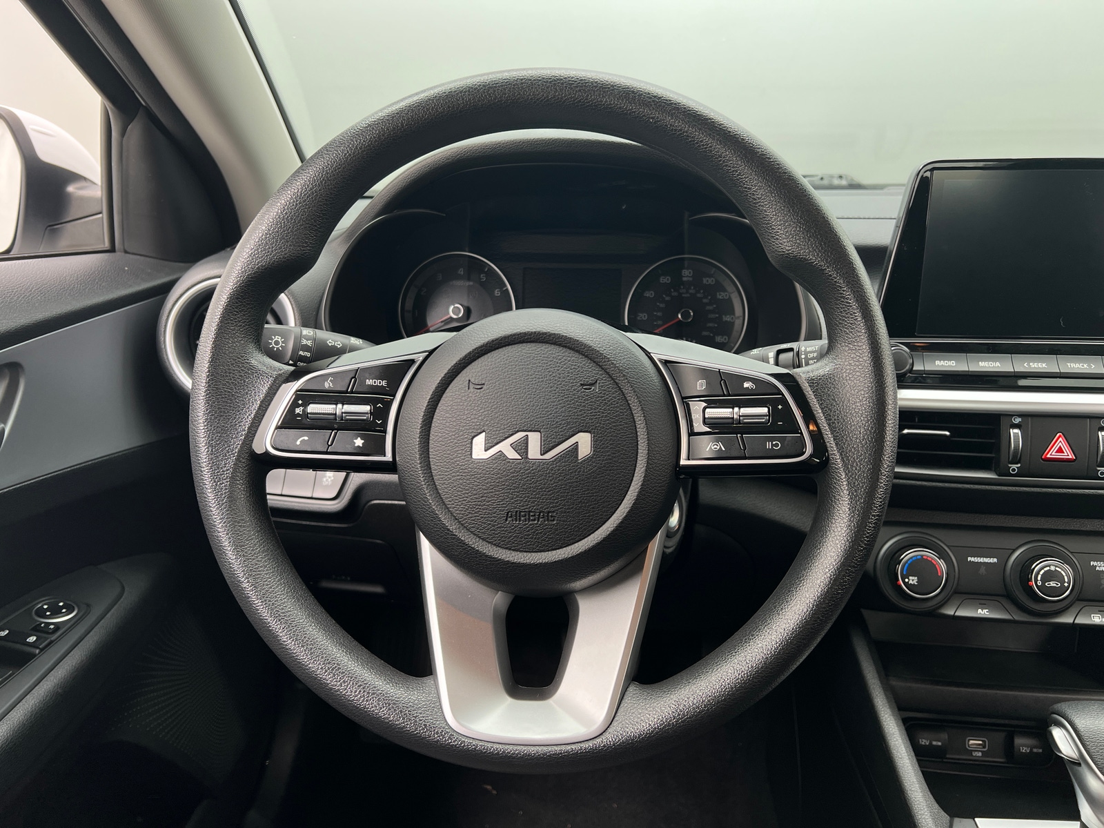 Thumbnail: 2023 Kia Forte - 5