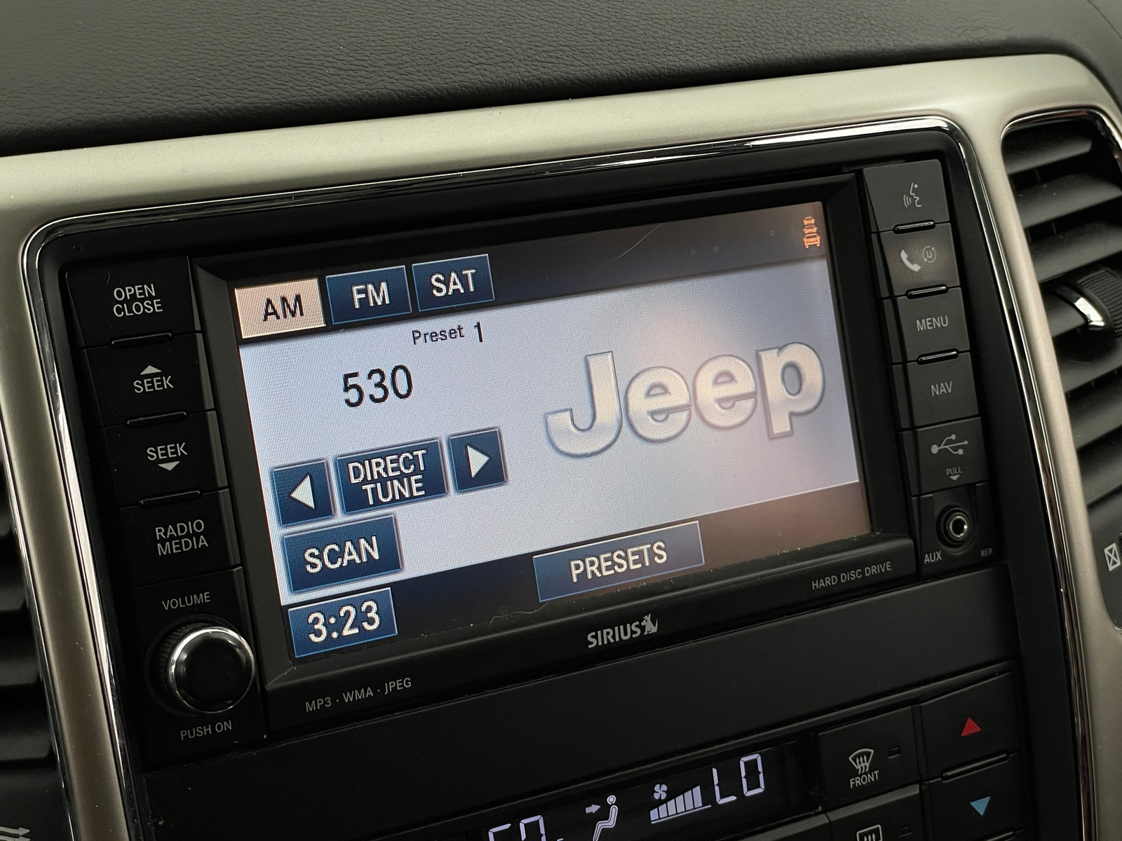 Thumbnail: 2011 Jeep Grand Cherokee - 3