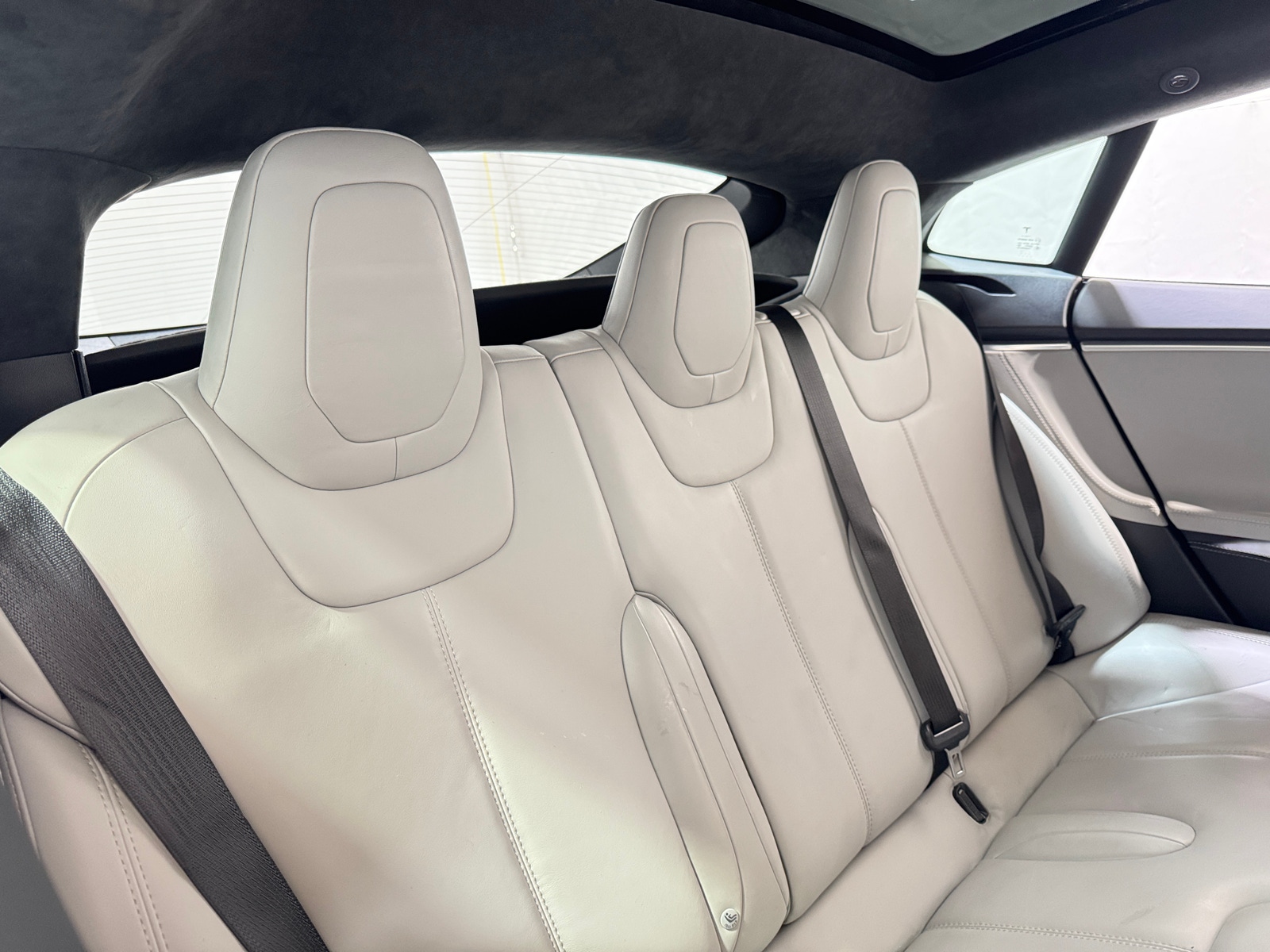 Thumbnail: 2015 Tesla Model S - 5