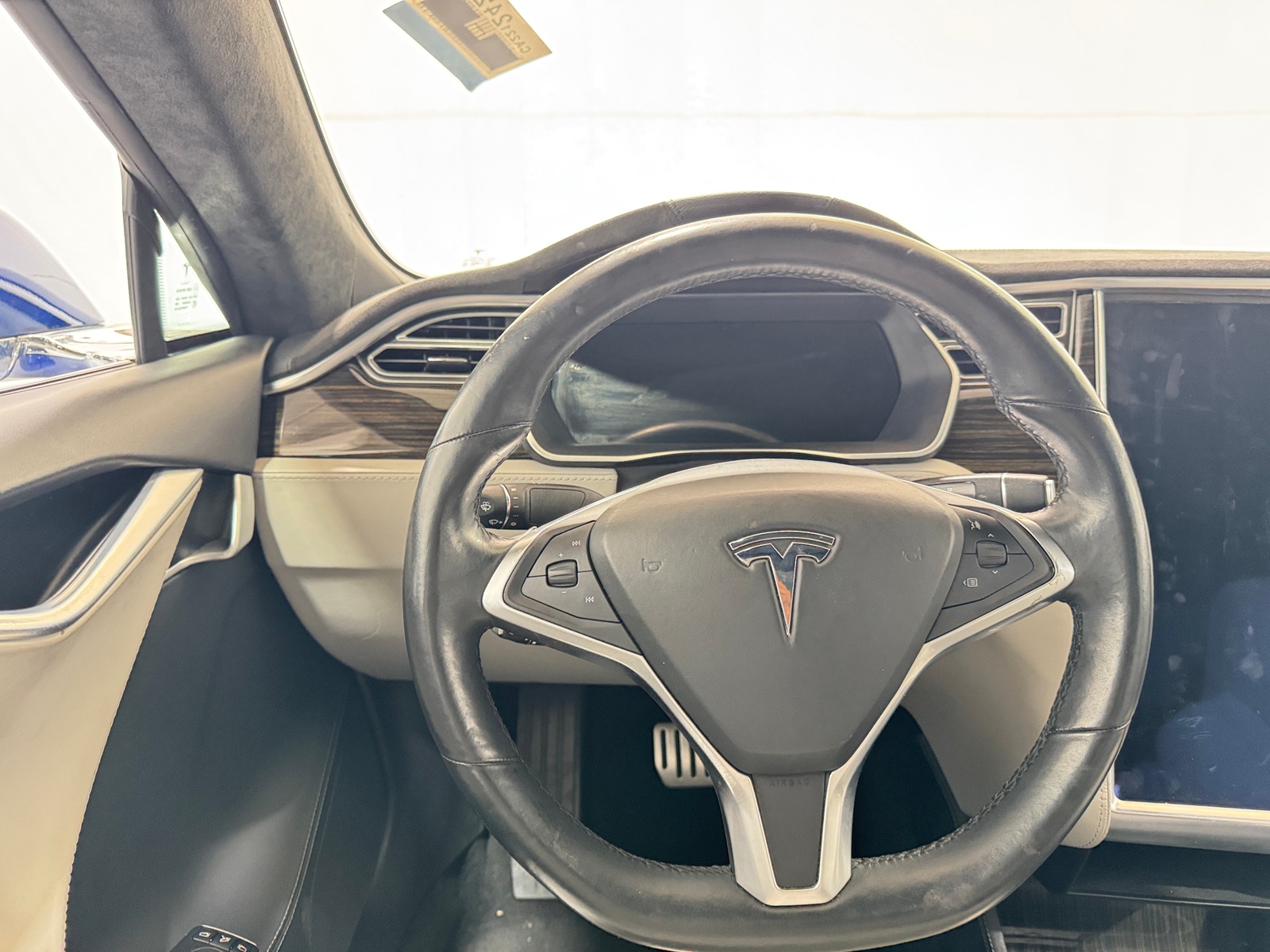 Thumbnail: 2015 Tesla Model S - 4