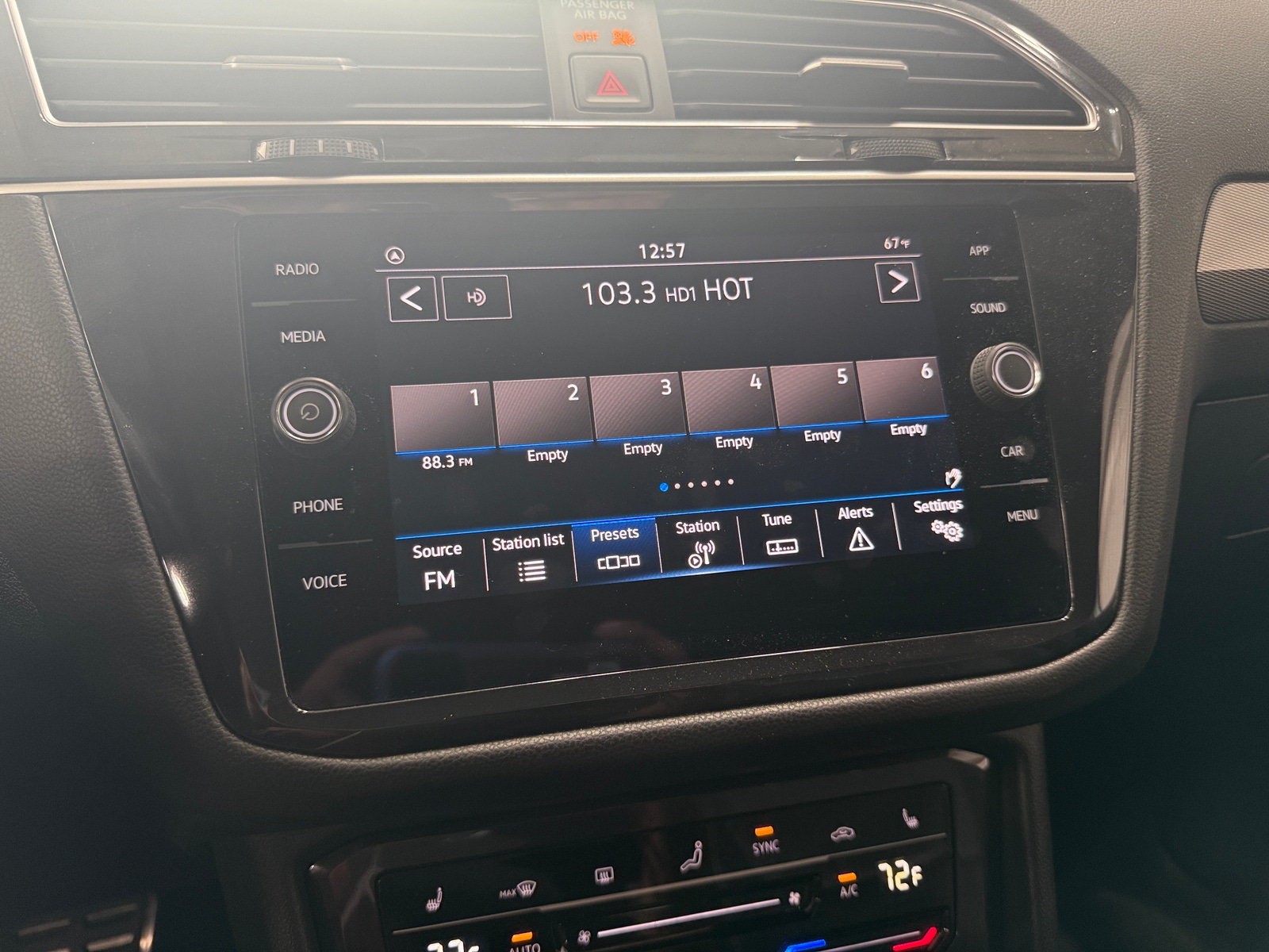 Thumbnail: 2024 Volkswagen Tiguan - 3