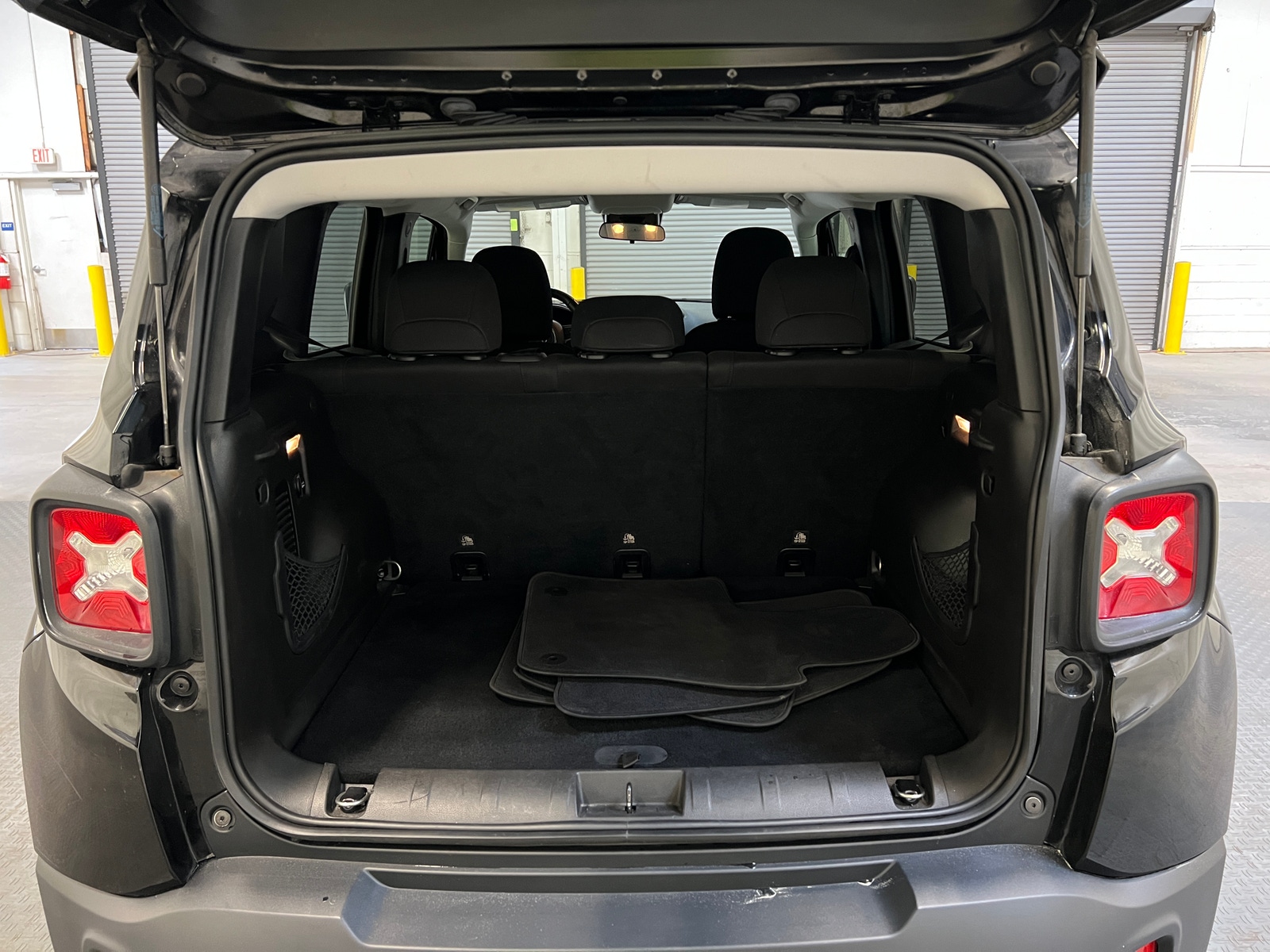 Thumbnail: 2017 Jeep Renegade - 7