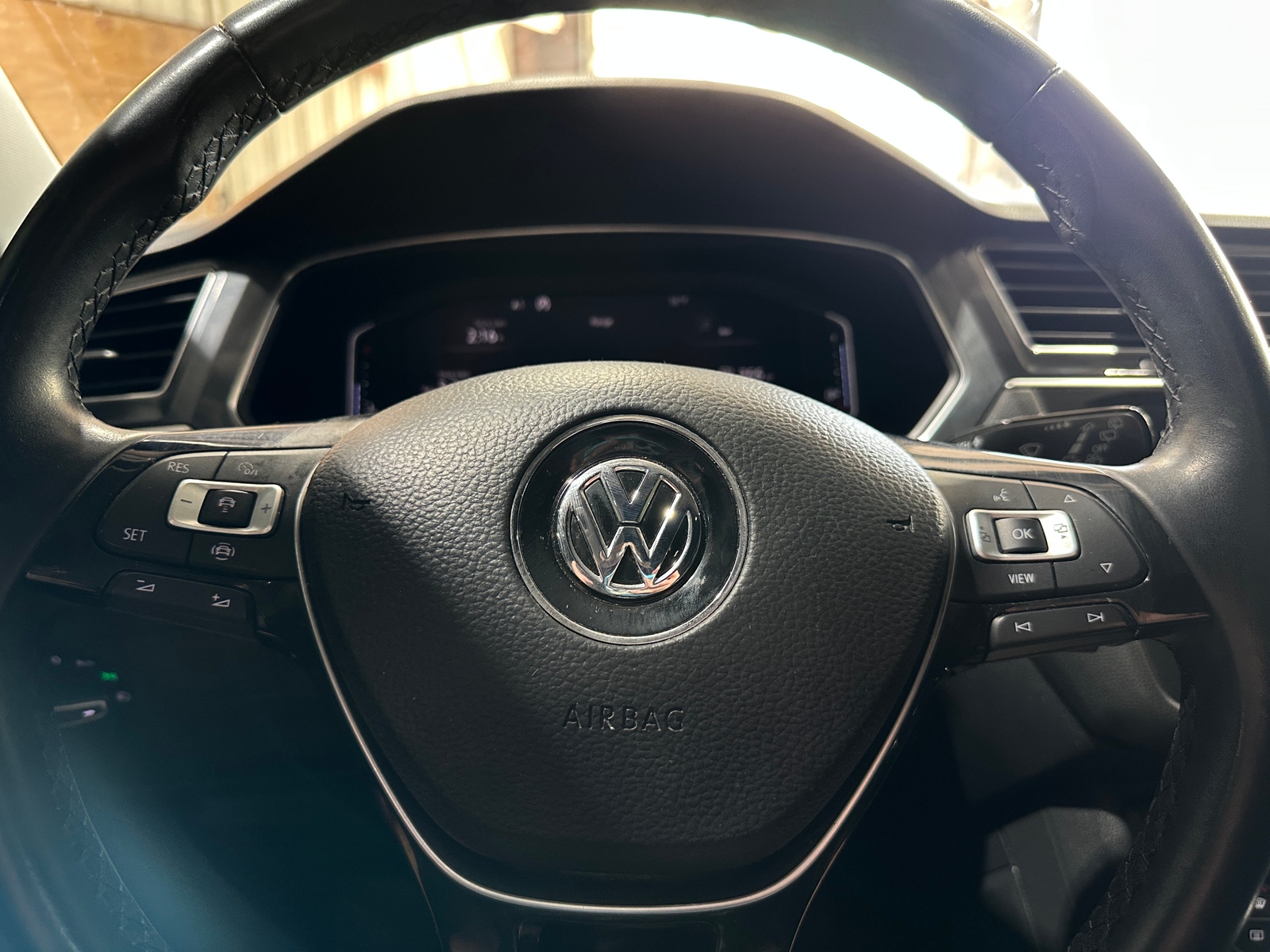 Thumbnail: 2019 Volkswagen Tiguan - 4