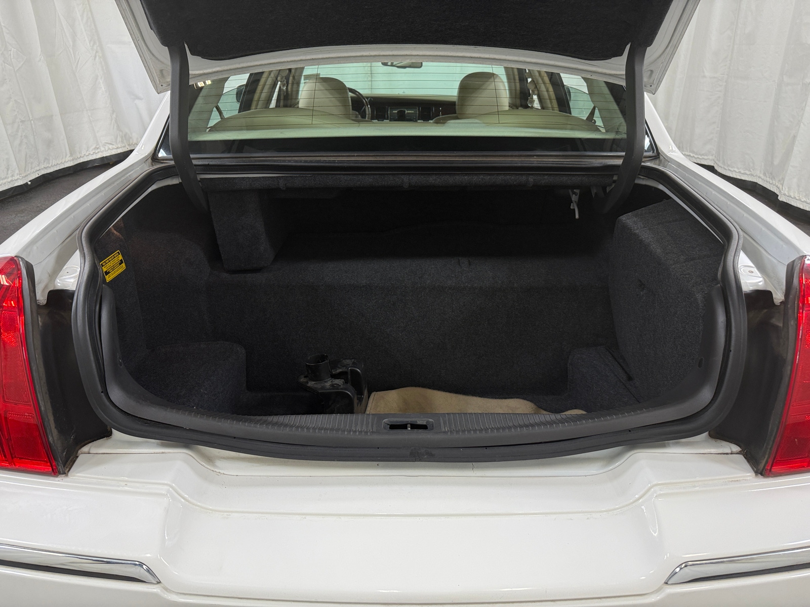 Thumbnail: 2010 Lincoln Town Car - 5