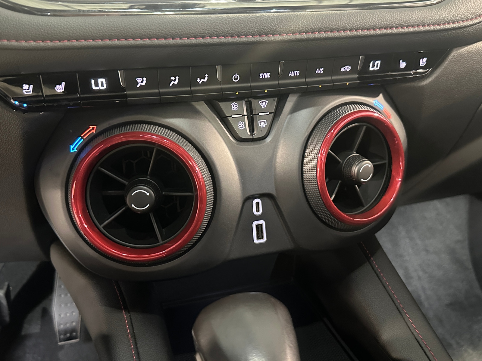 Thumbnail: 2021 Chevrolet Blazer - 3