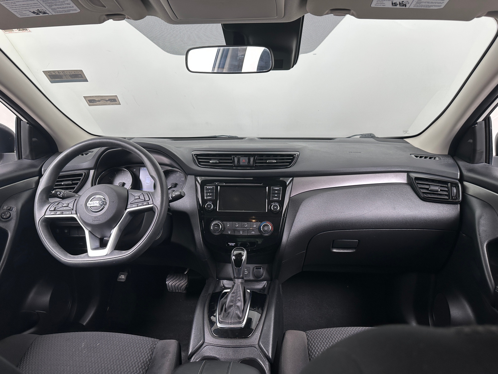 Thumbnail: 2021 Nissan Rogue Sport - 3