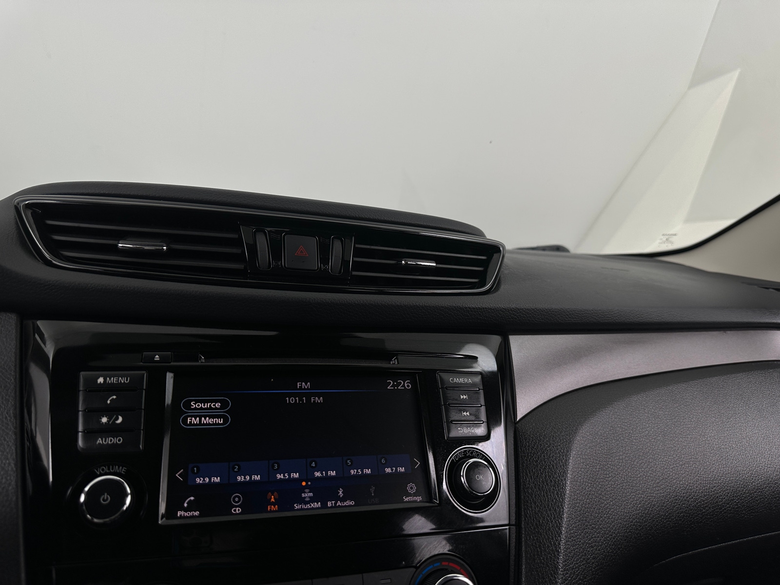 Thumbnail: 2021 Nissan Rogue Sport - 4