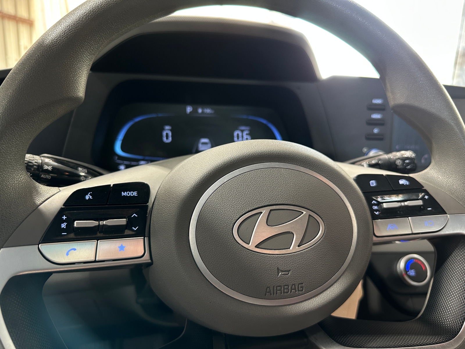 Thumbnail: 2024 Hyundai Elantra - 5