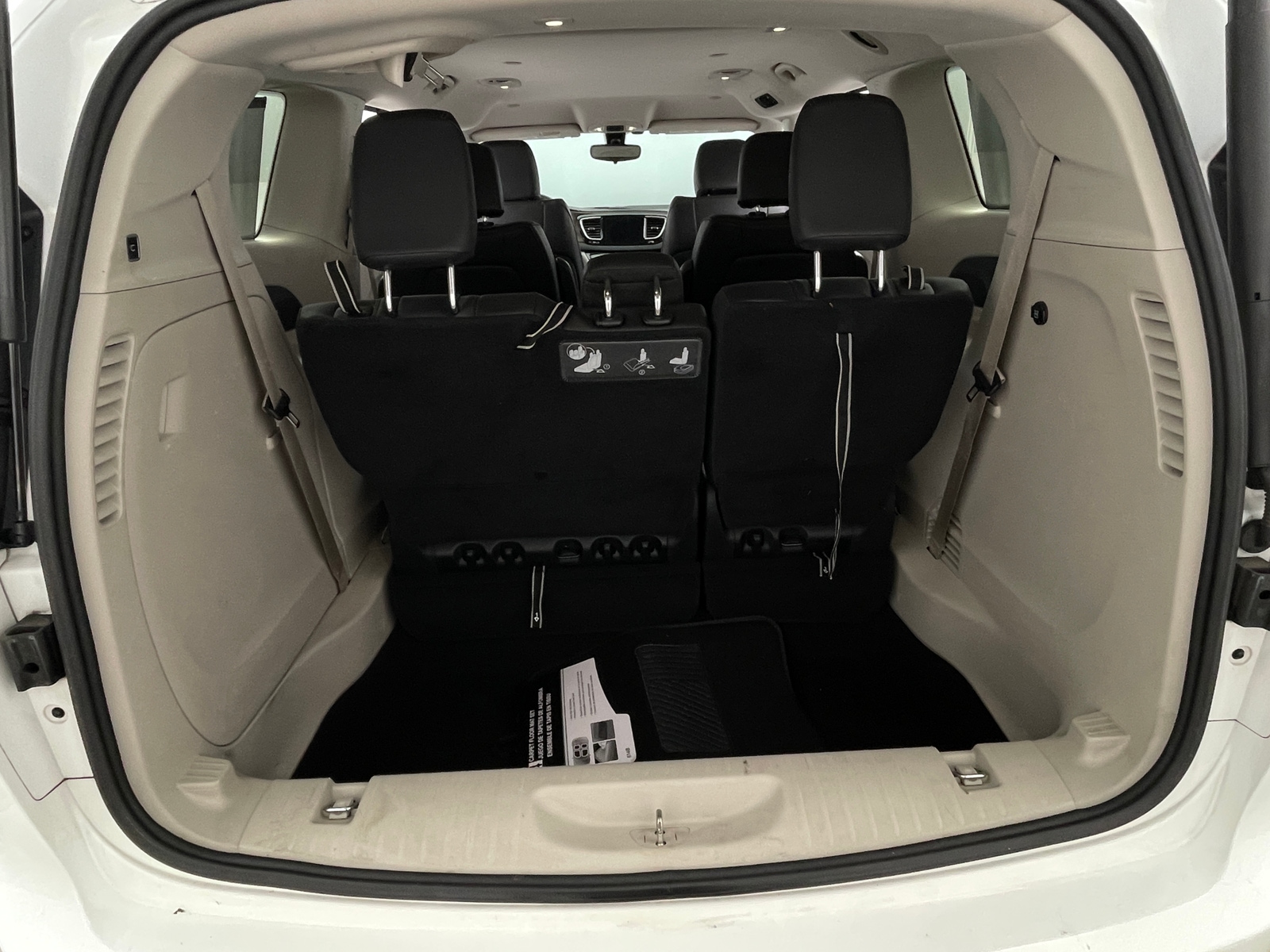 Thumbnail: 2017 Chrysler Pacifica - 6