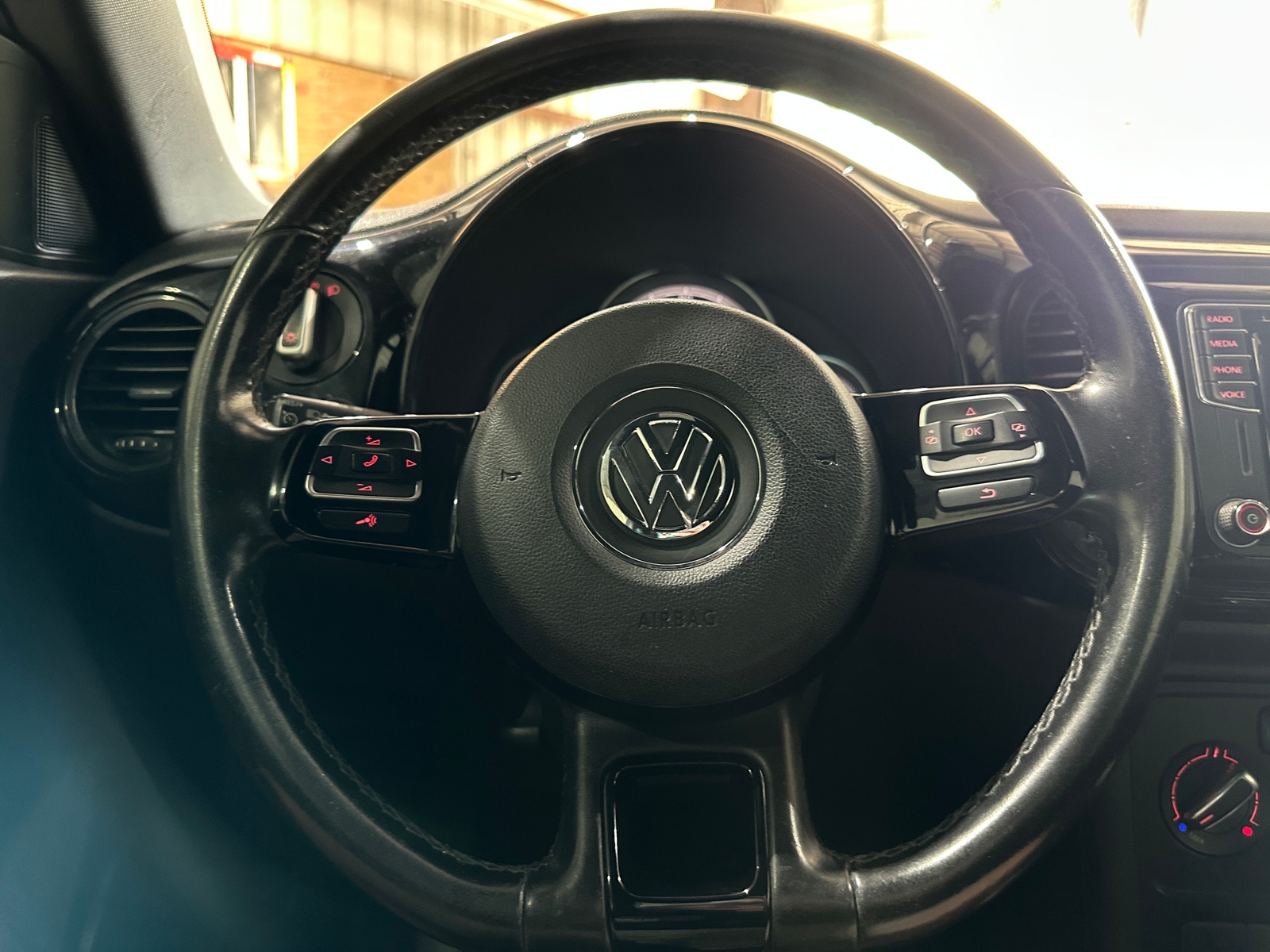 Thumbnail: 2018 Volkswagen Beetle - 4